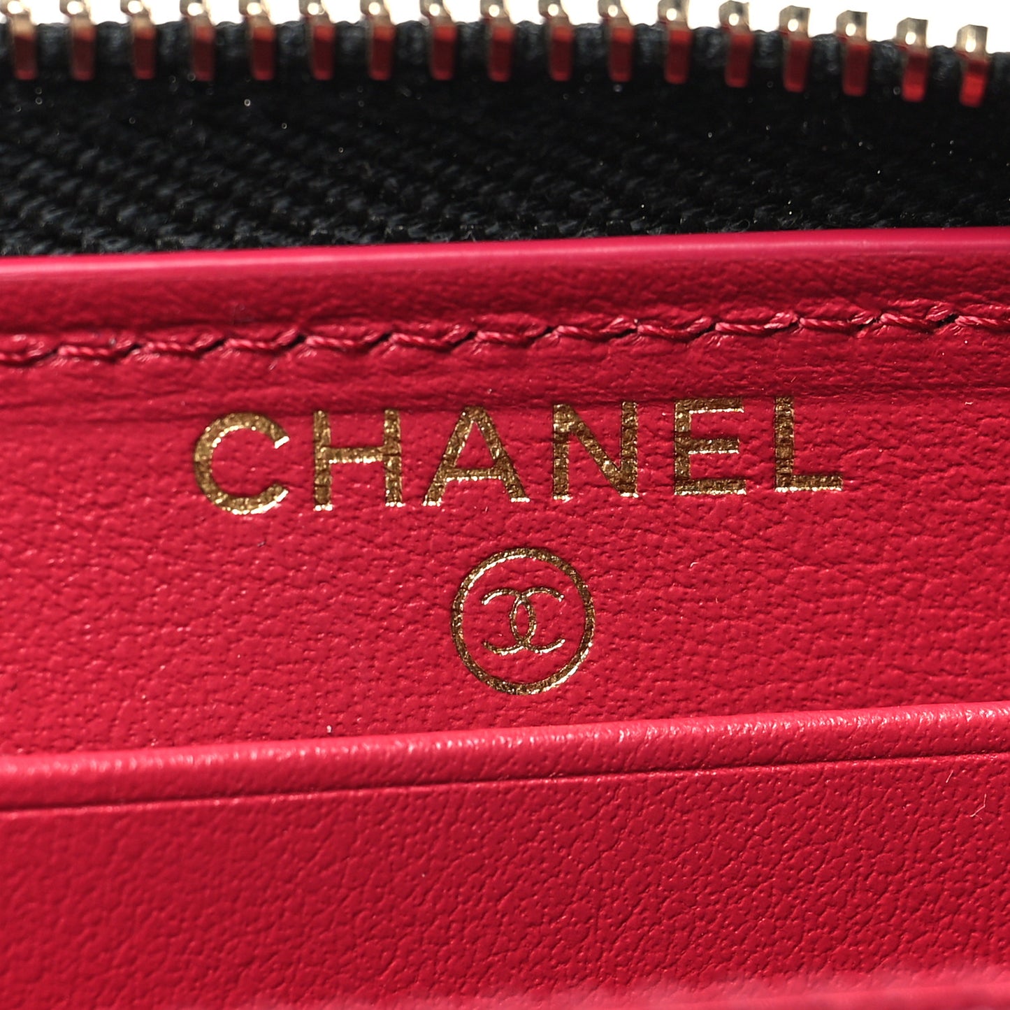 Goatskin Quilted Medium Chanel 19 Zipped Wallet Black