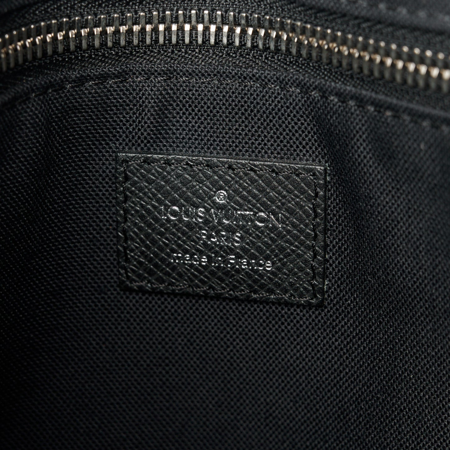 Taiga Roman PM Messenger Black