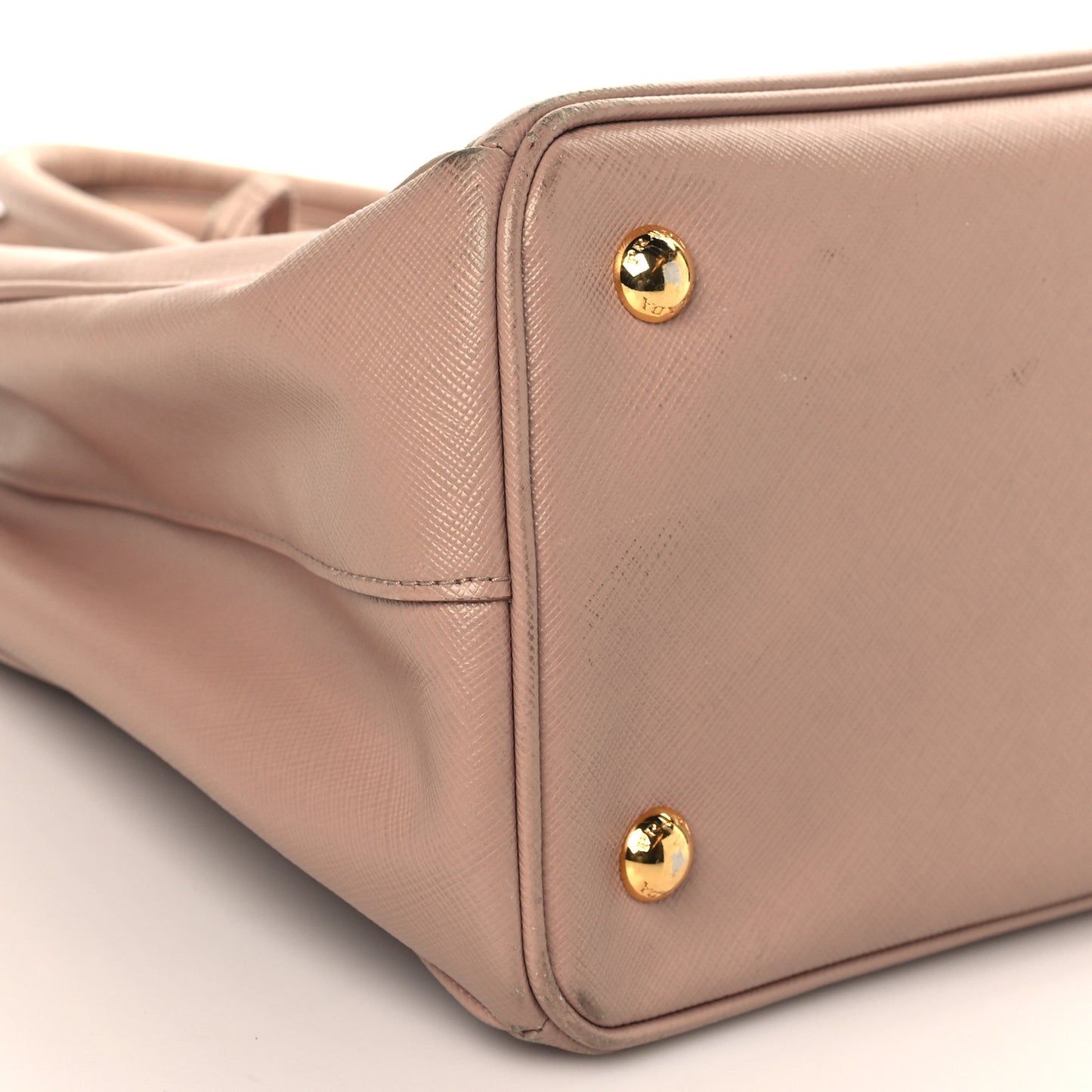 Saffiano Medium Galleria Double Zip Tote Cammeo