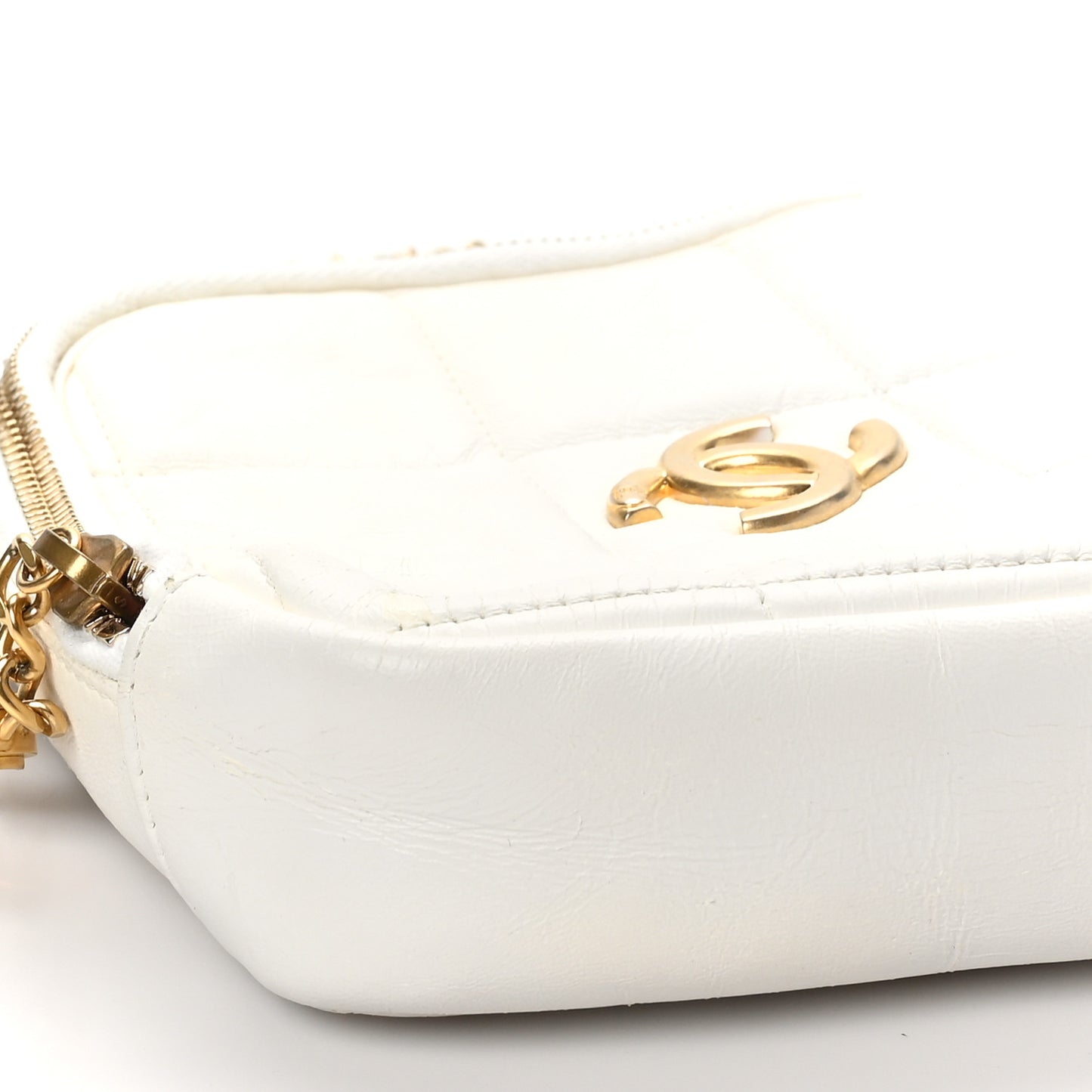 Lambskin Quilted Diamond Clutch With Chain White