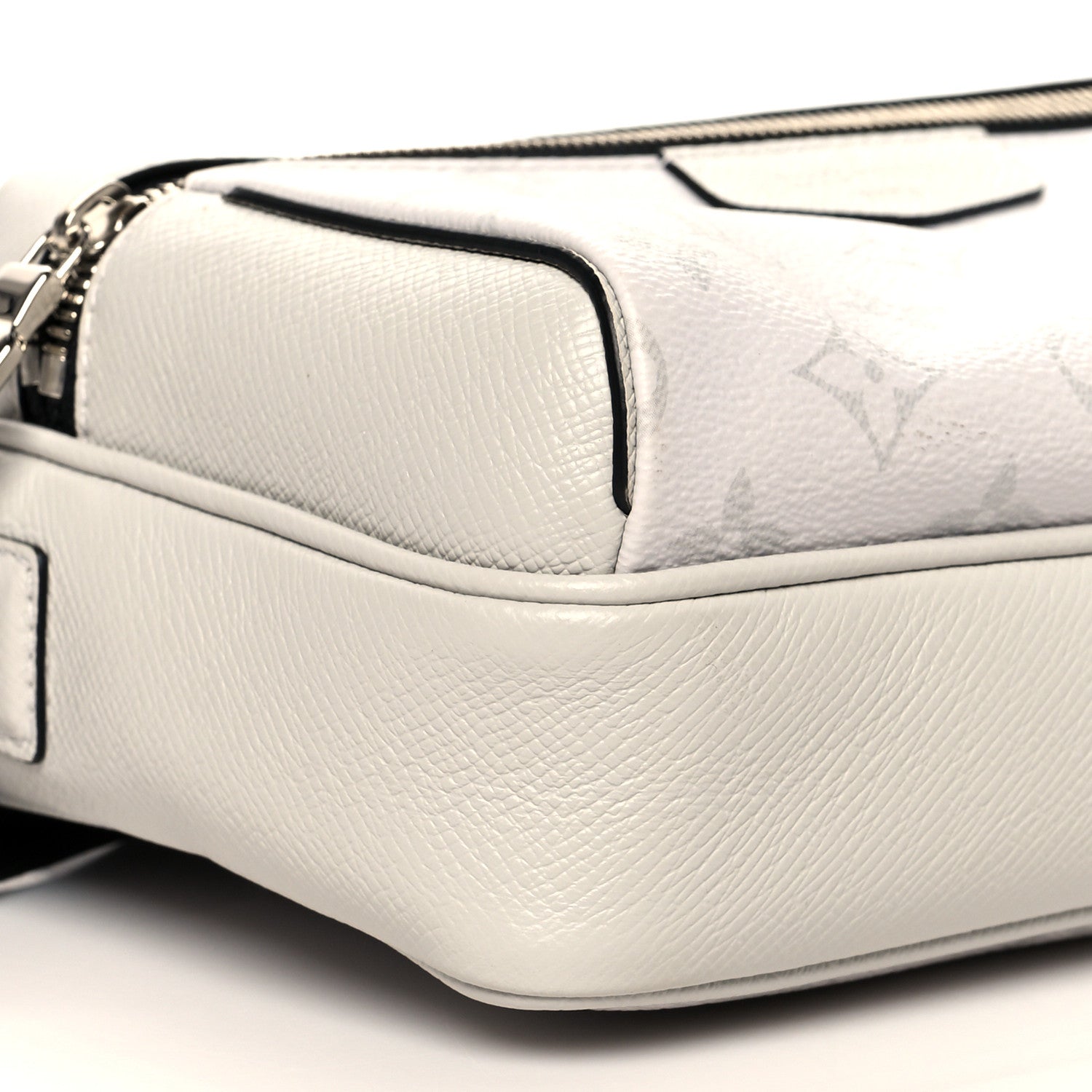 Louis Vuitton Taiga Monogram Outdoor Messenger White 9 of 10