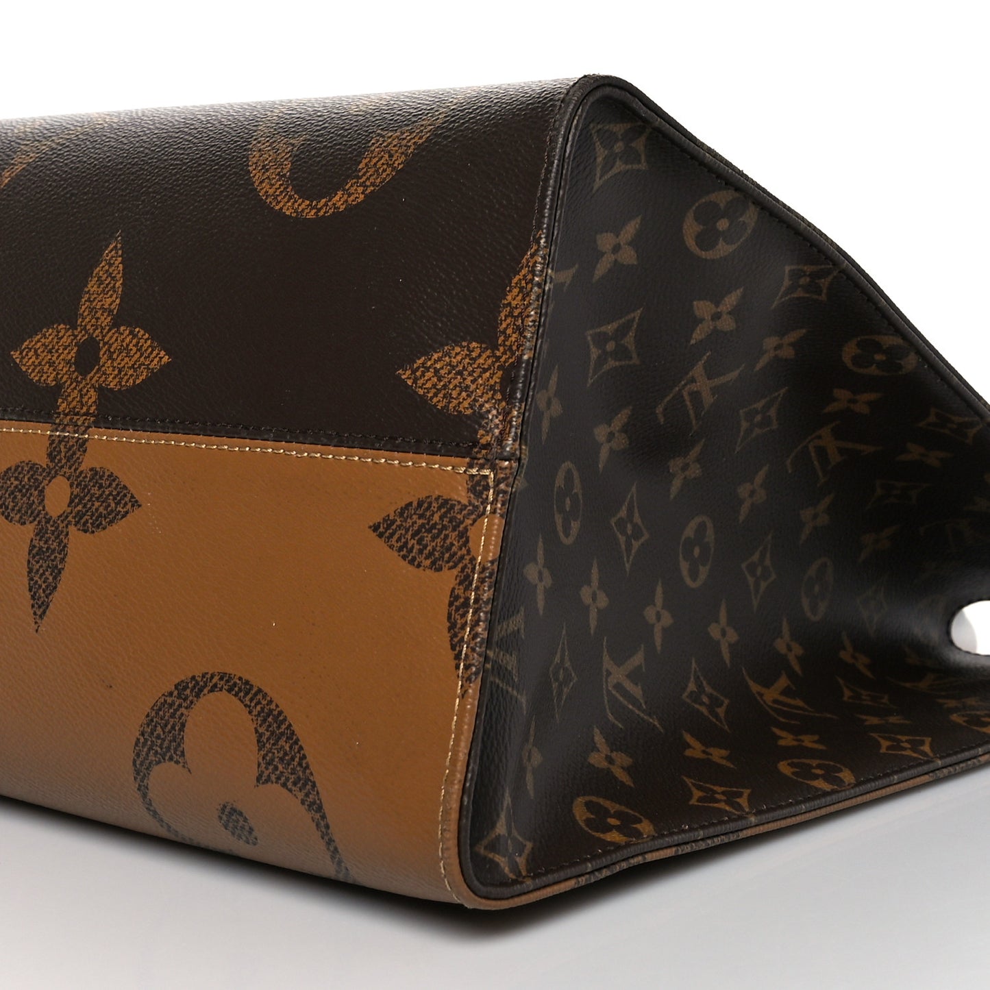 Reverse Monogram Giant Onthego GM