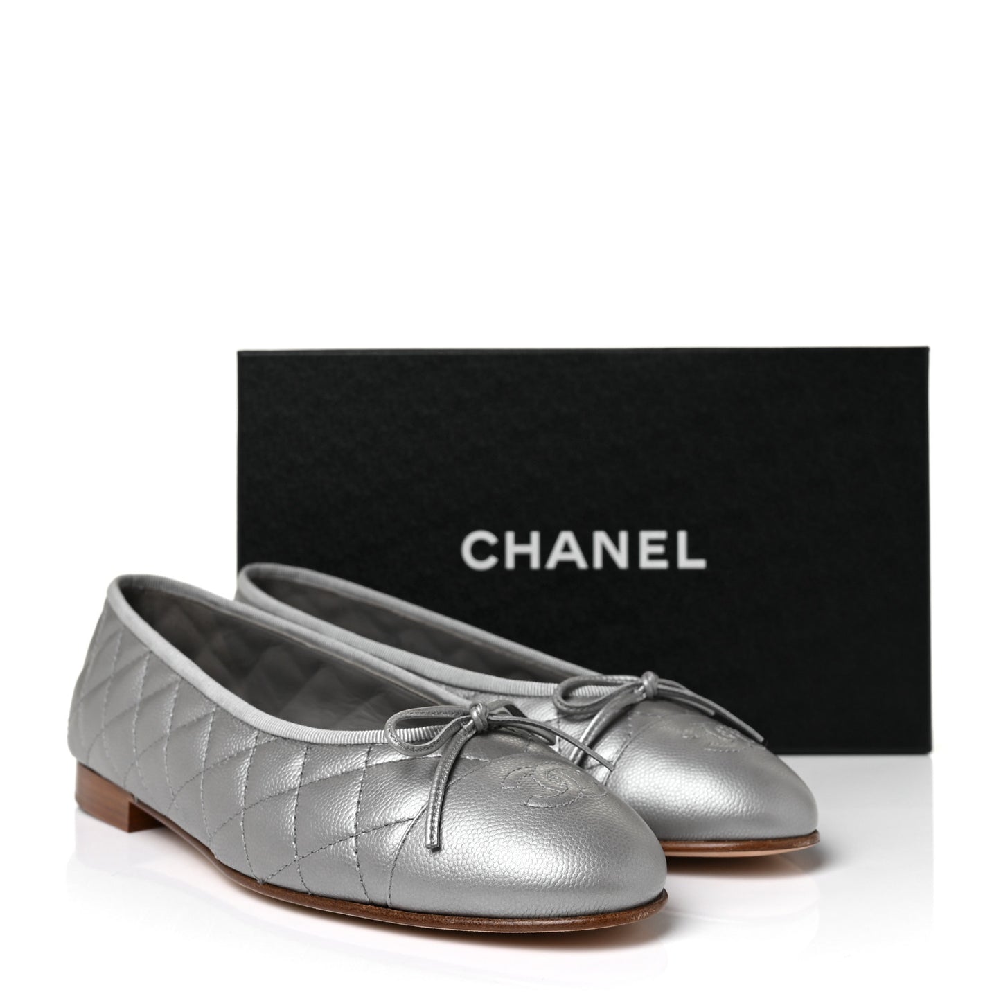 Crumpled Lambskin Quilted CC Ballerina Flats 40 Grey