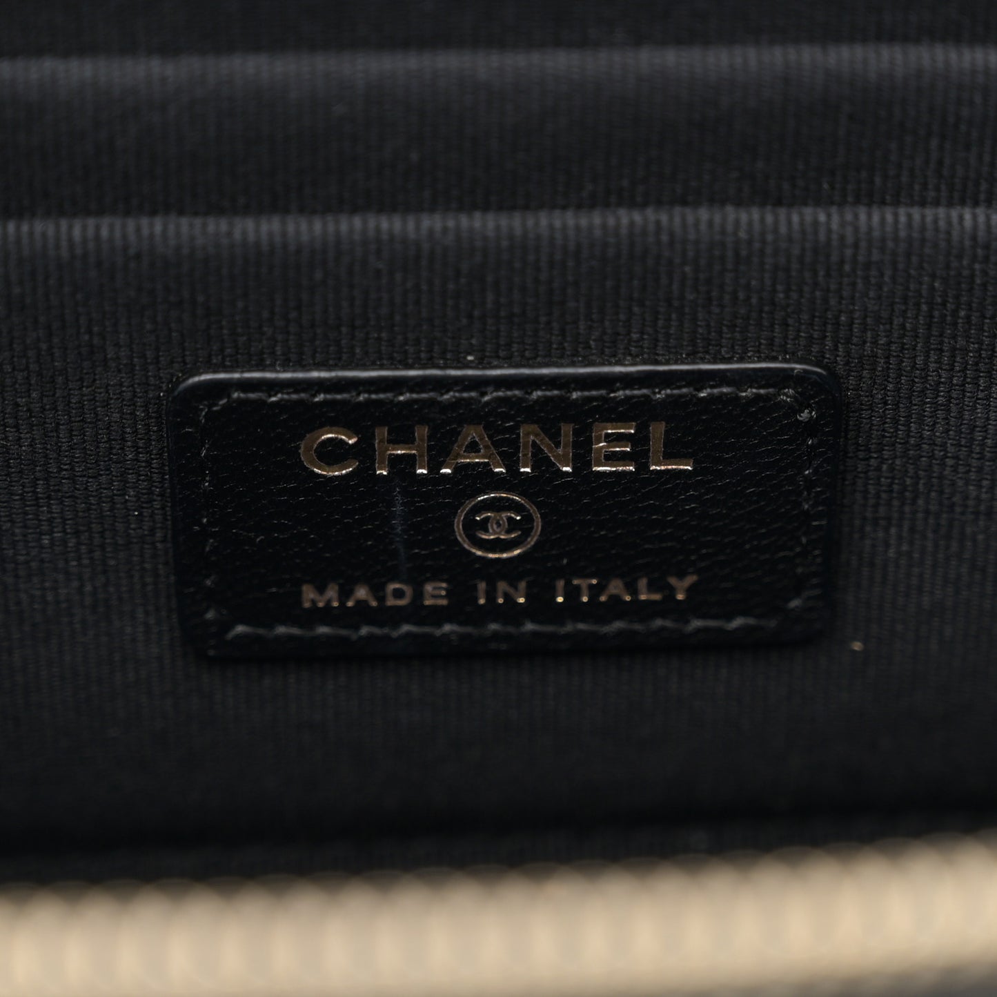 Lambskin Quilted Small Top Handle Vanity Case With Chain Black