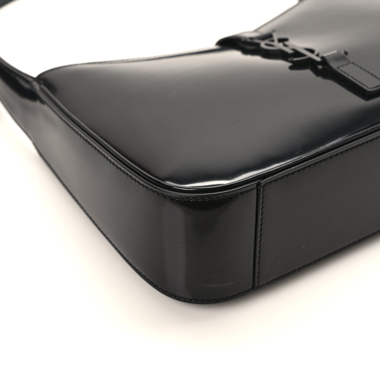 Patent Le 5 A 7 Monochrome Hobo Black
