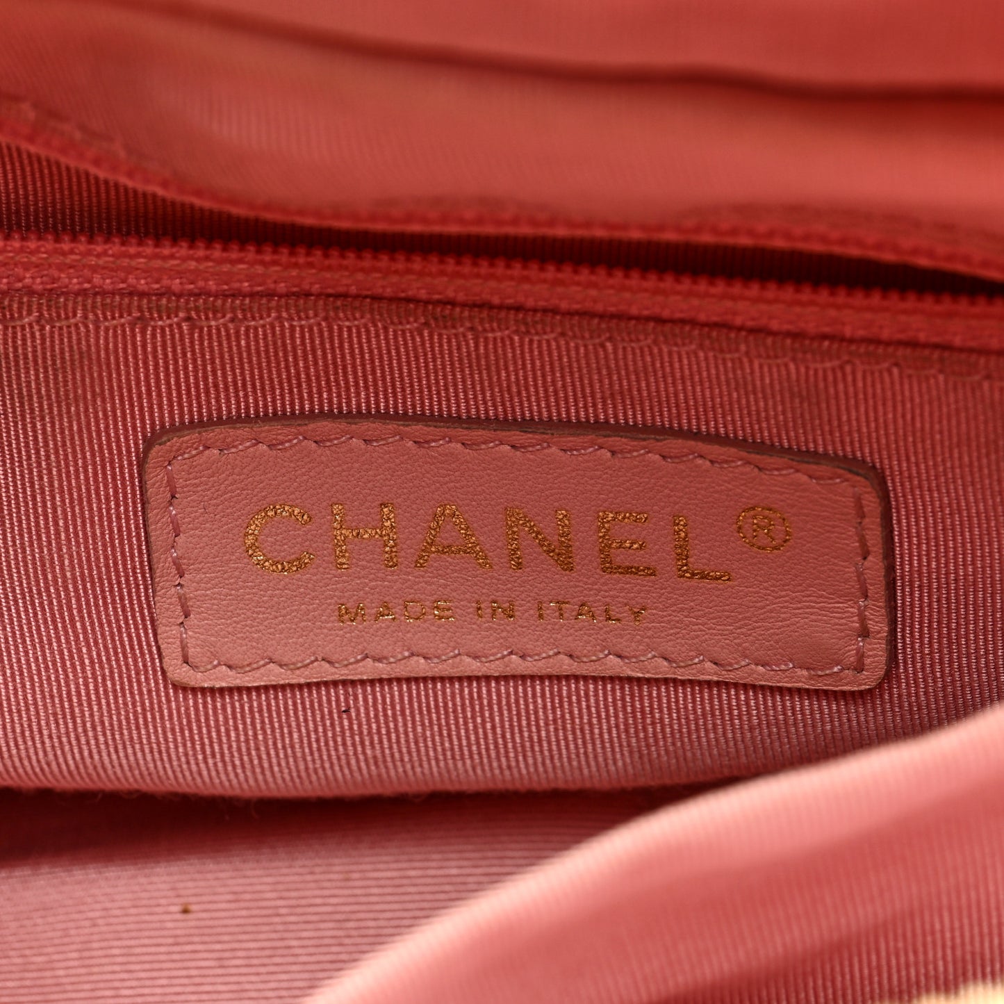 Caviar Quilted Petit Timeless Shopping Tote PTT Pink