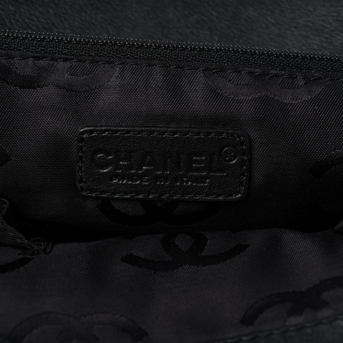 Caviar CC Tote Black