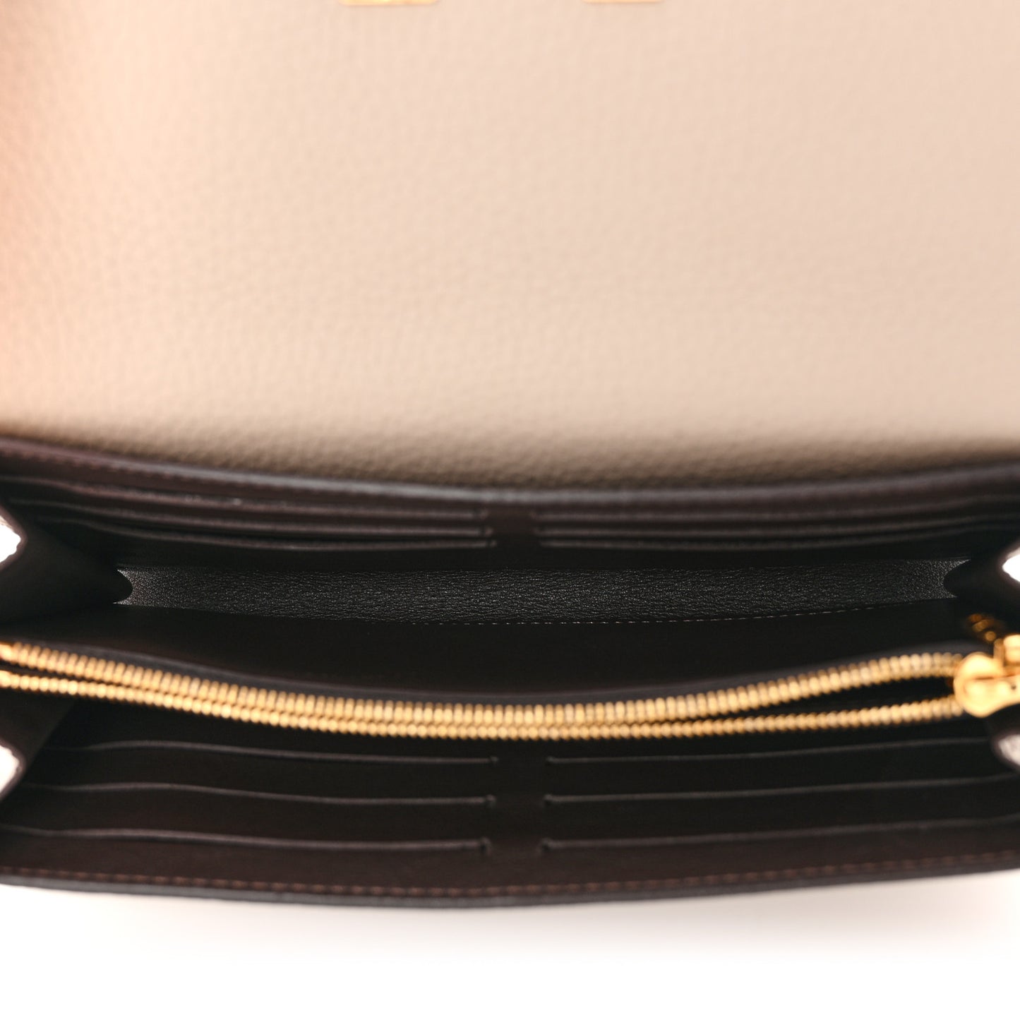 Taurillon Capucines Wallet Galet