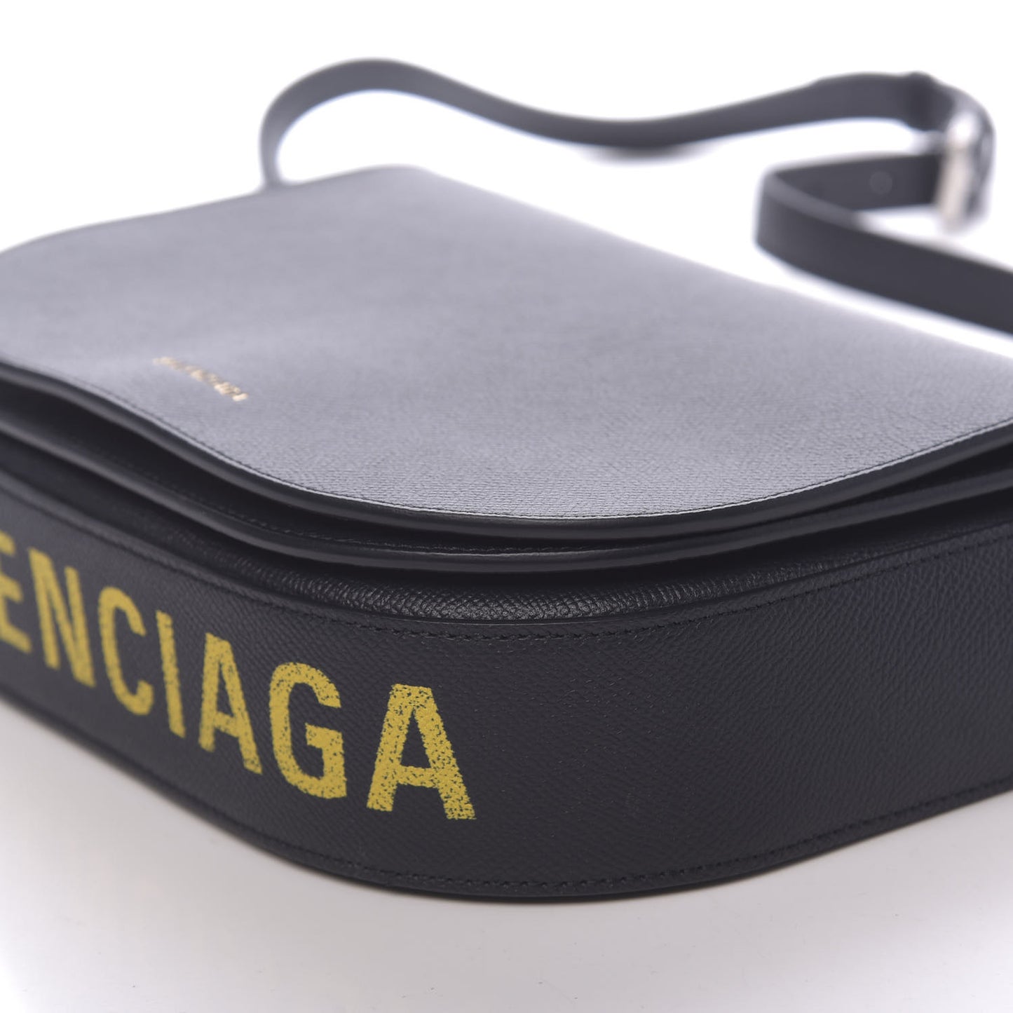 Signature Grained Calfskin Logo S Ville Day Bag Bleu Tempete Jaune