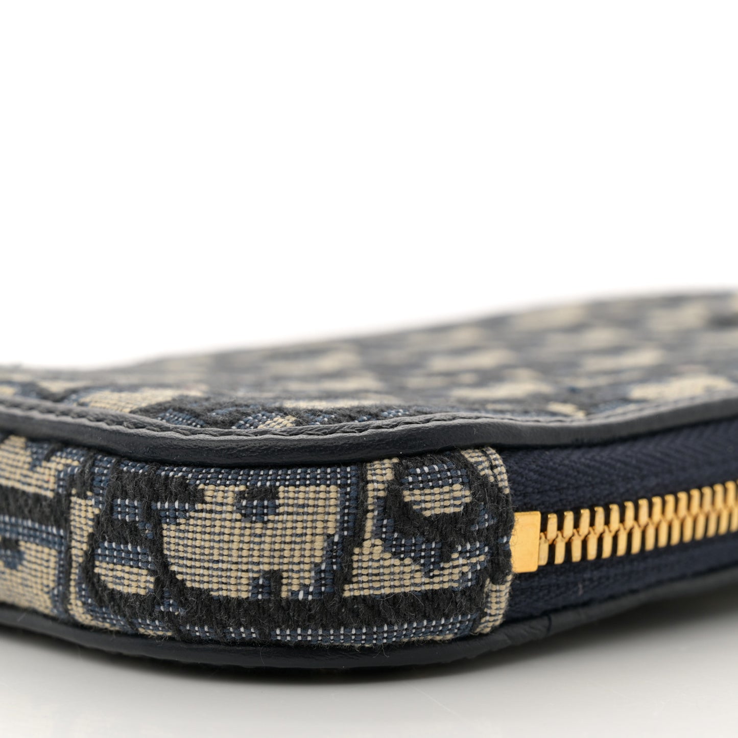 Oblique 30 Montaigne Phone Holder Blue