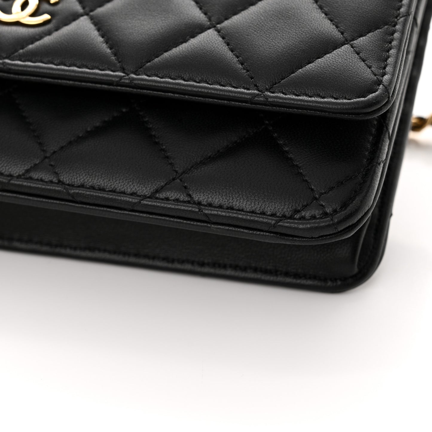 Lambskin Quilted Wallet On Chain WOC Black