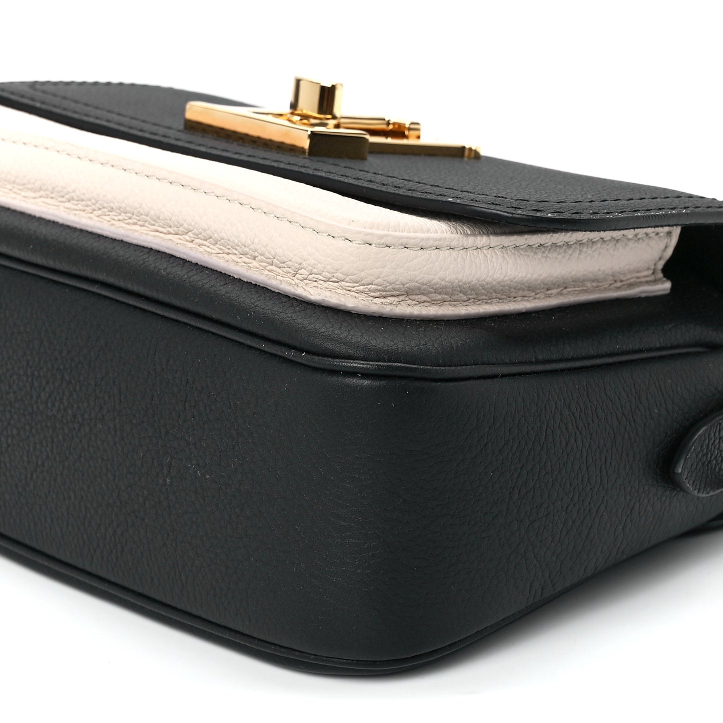 Grained Calfskin Lockme Tender Black