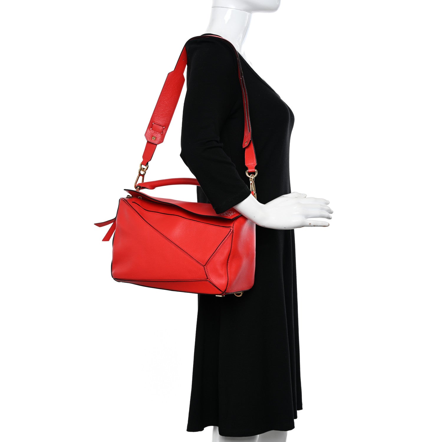 Loewe Calfskin Medium Puzzle Bag Scarlet 2 of 14