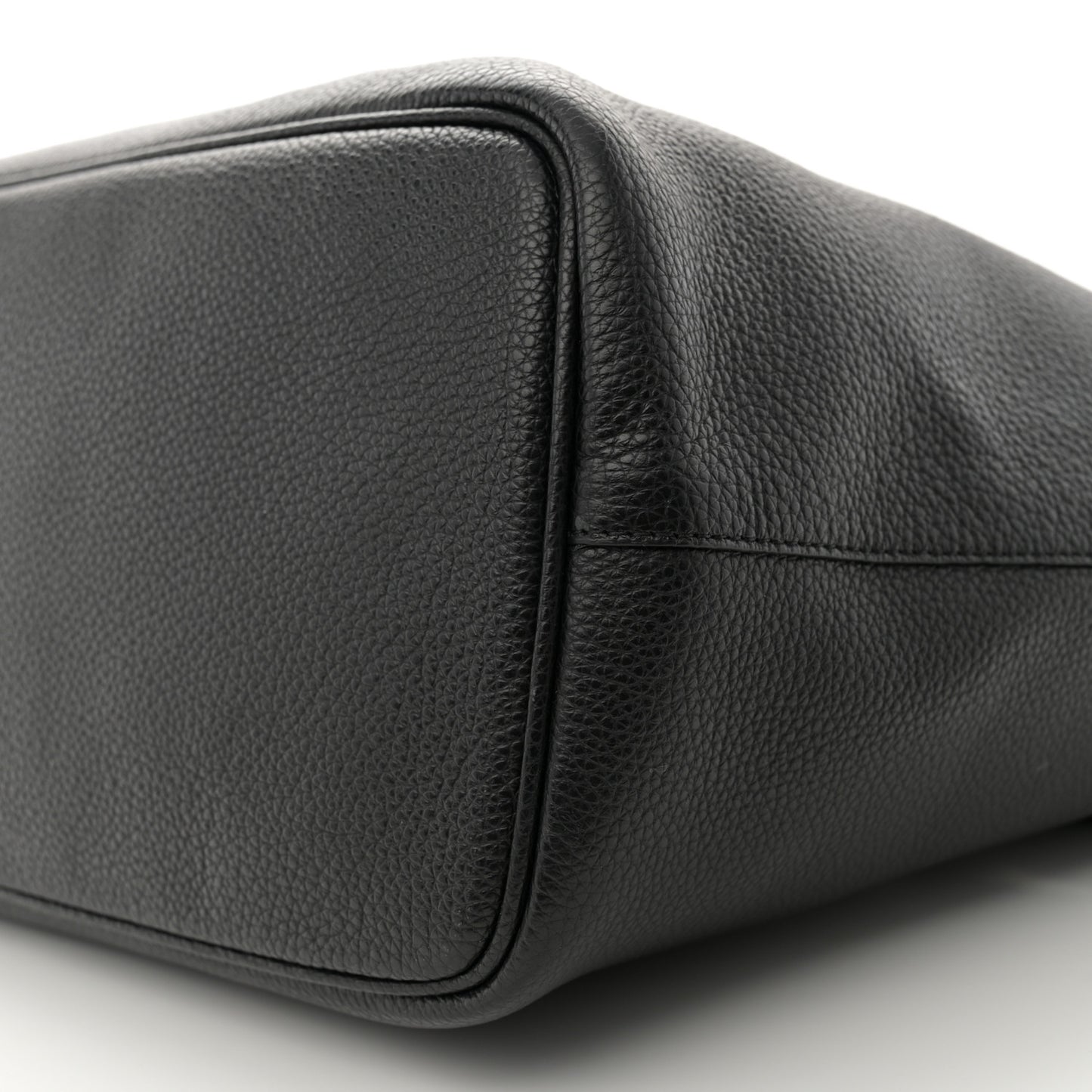 Grainy Calfskin Medium Gancini Tote Black