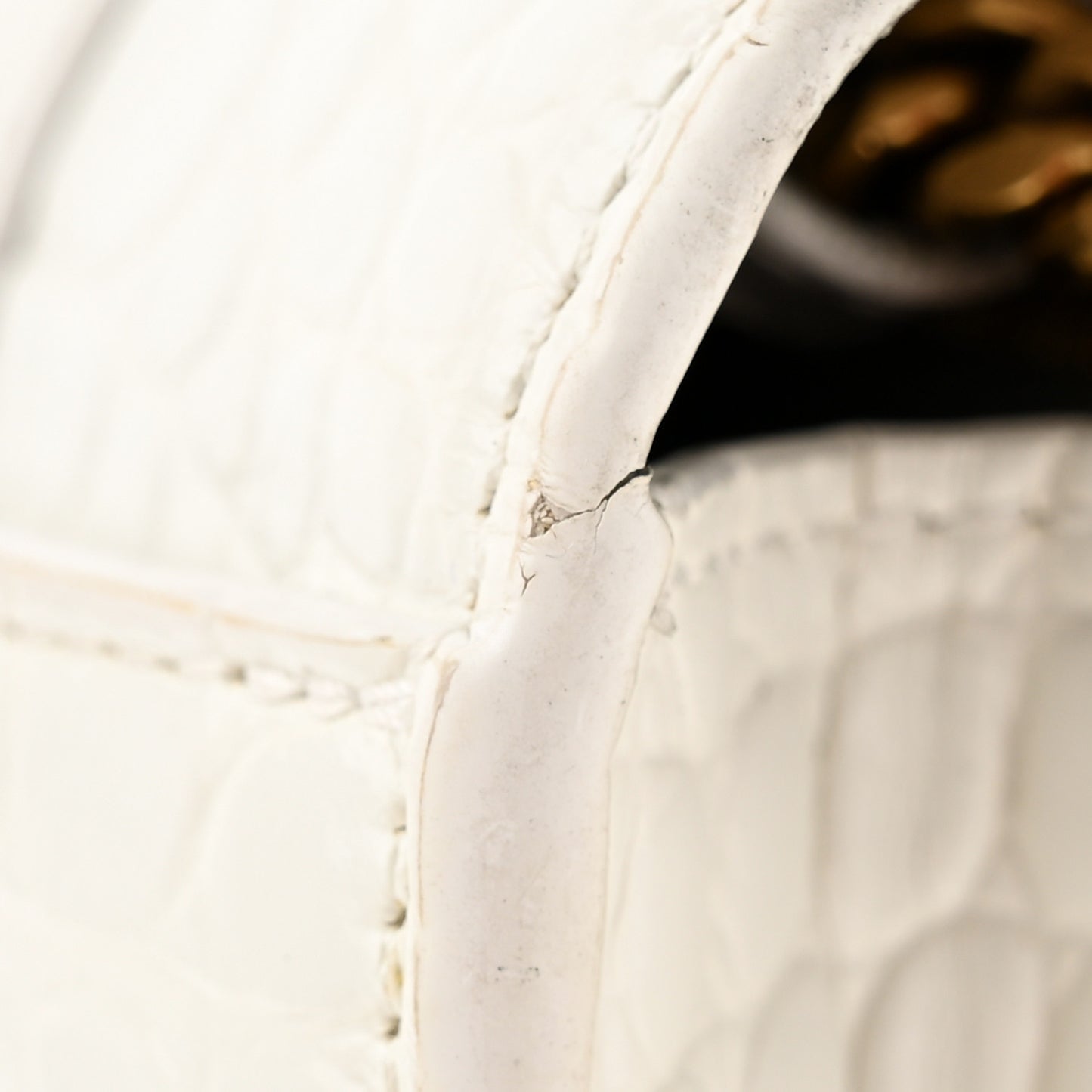 Shiny Calfskin Crocodile Embossed Hourglass Chain Bag White