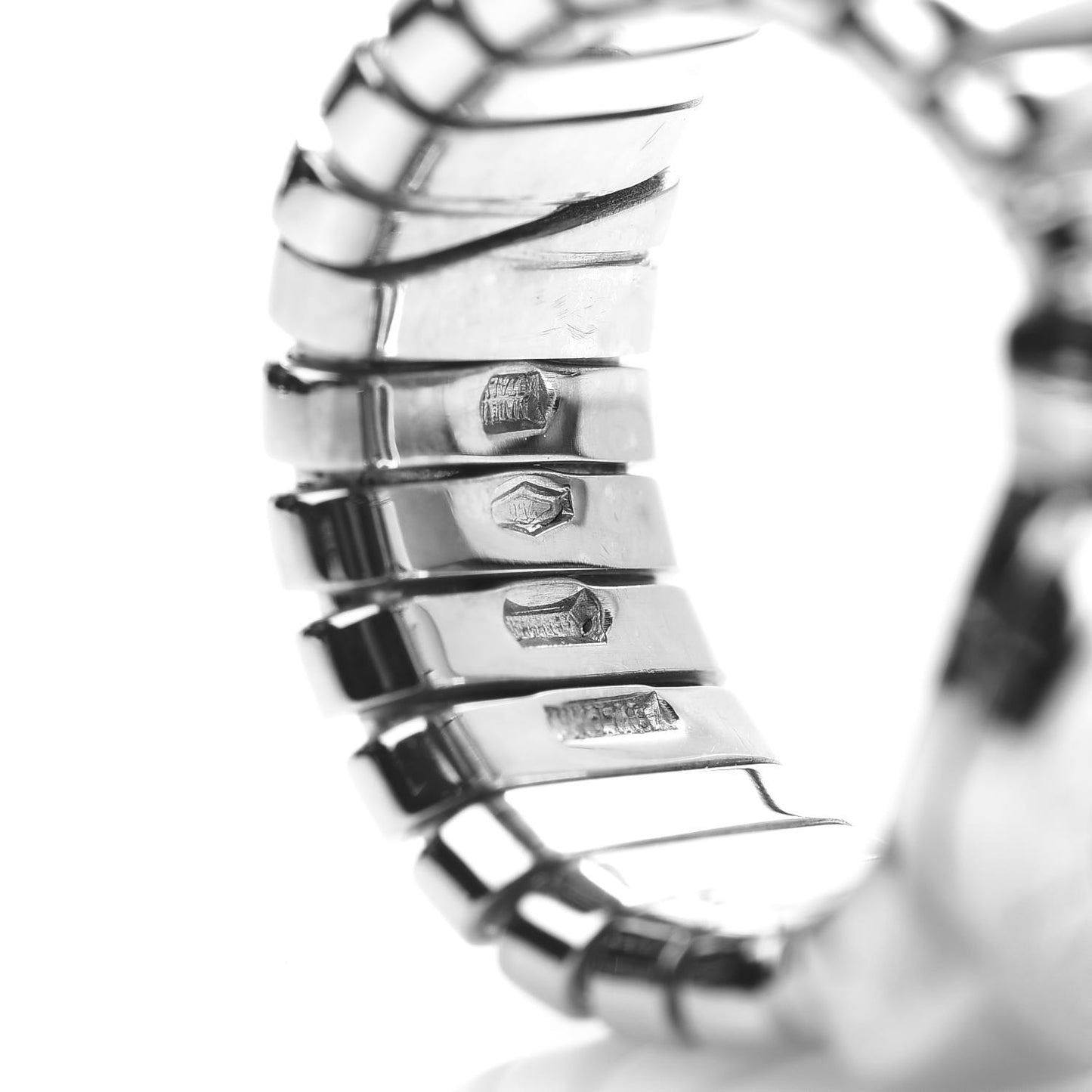 18K White Gold Diamond Tubogas Ring 47 4