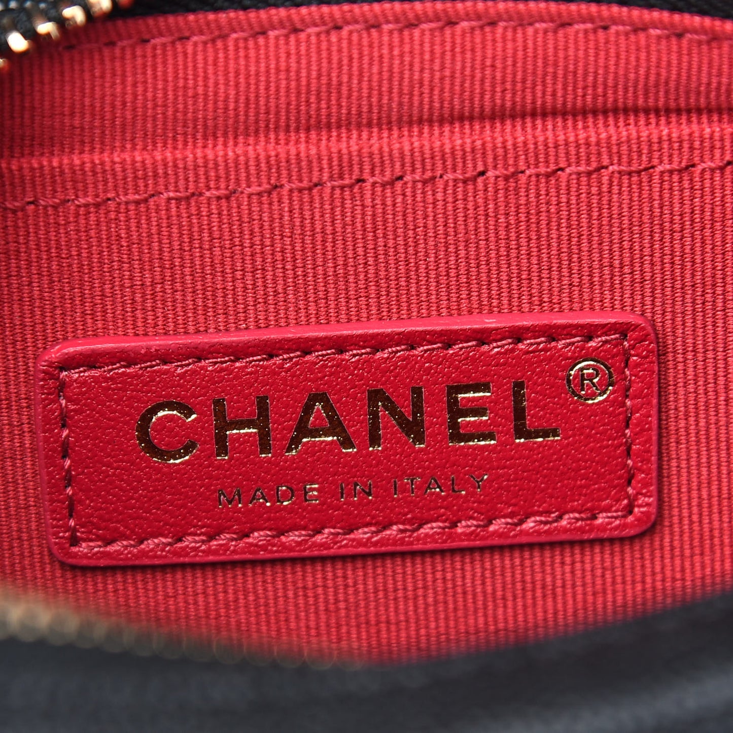 Caviar Quilted Like A Wallet Flap Black