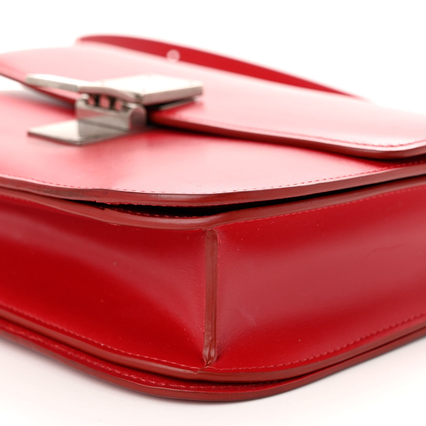Box Calfskin Medium Classic Box Flap Bag Red