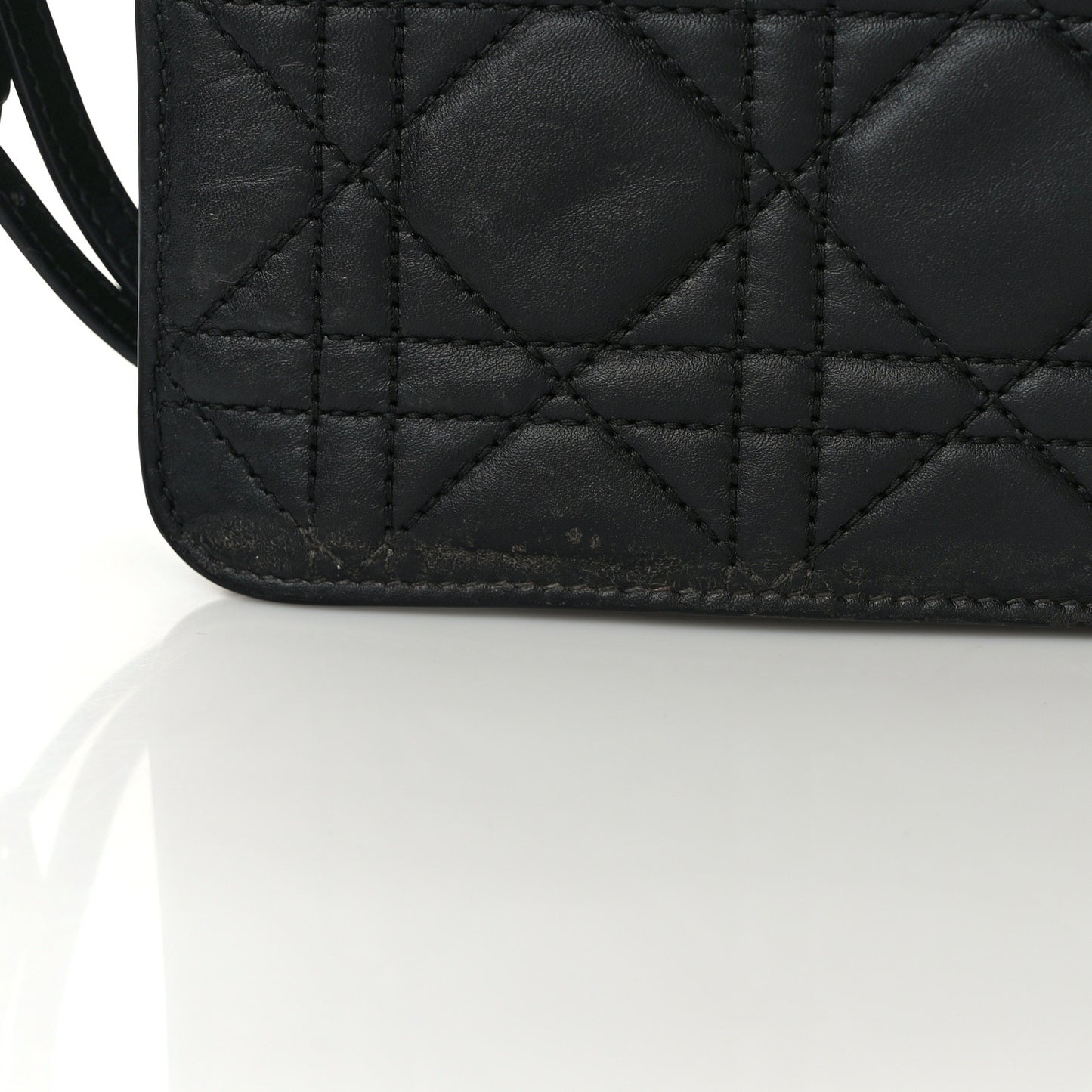 Calfskin Macrocannage Medium Toujours Black