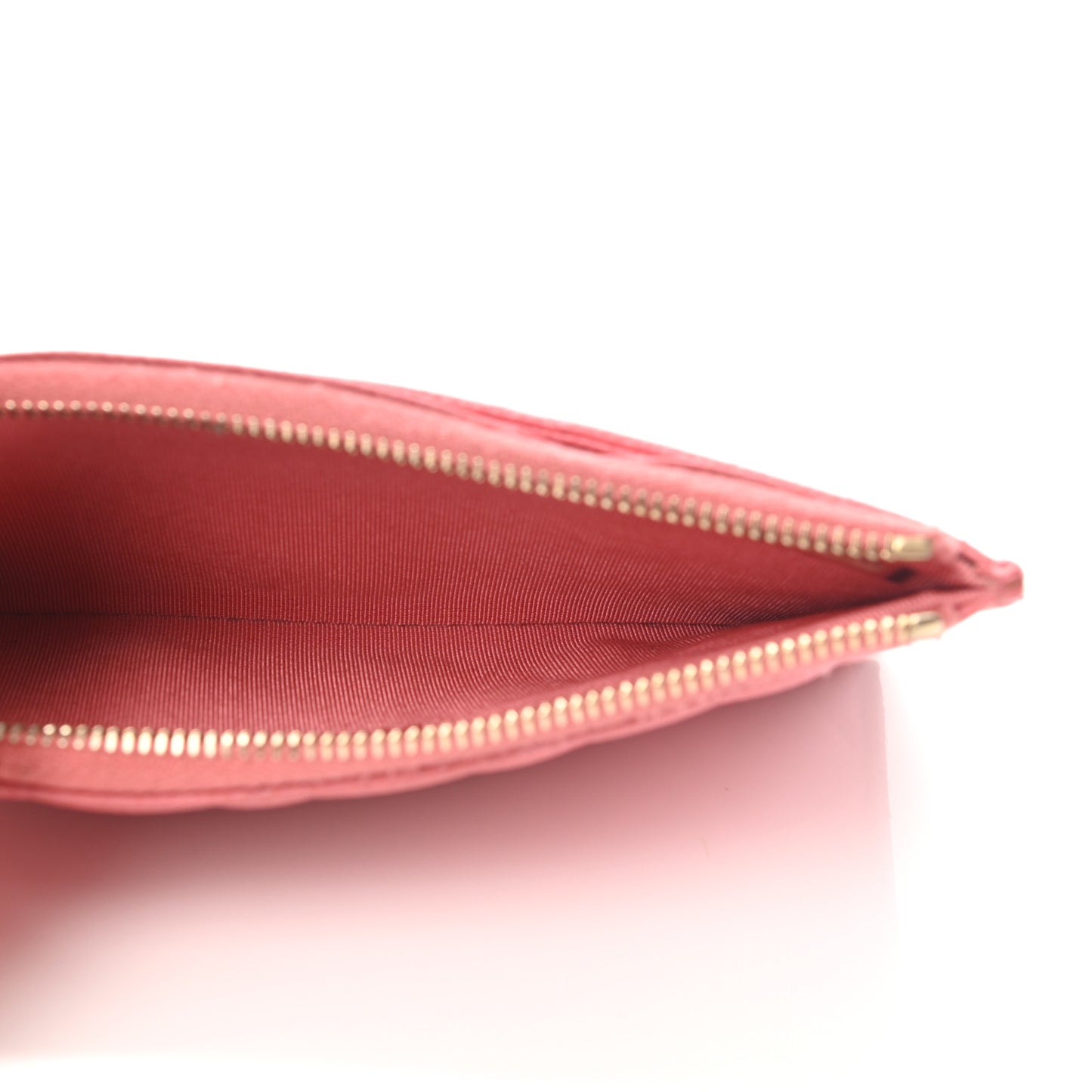 Iridescent Caviar Quilted Classic Zip Pouch Pink