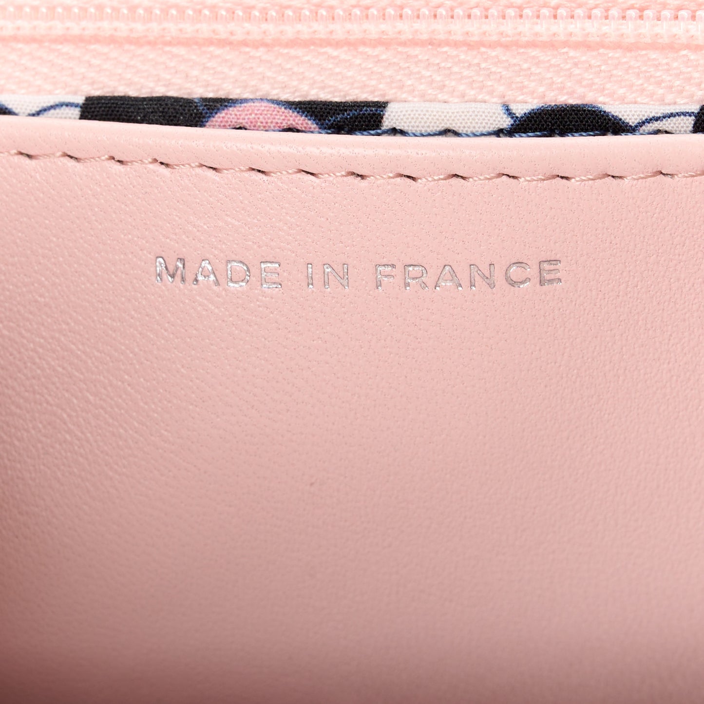 Calfskin Enamel Quilted CC Wallet On Chain WOC Pink