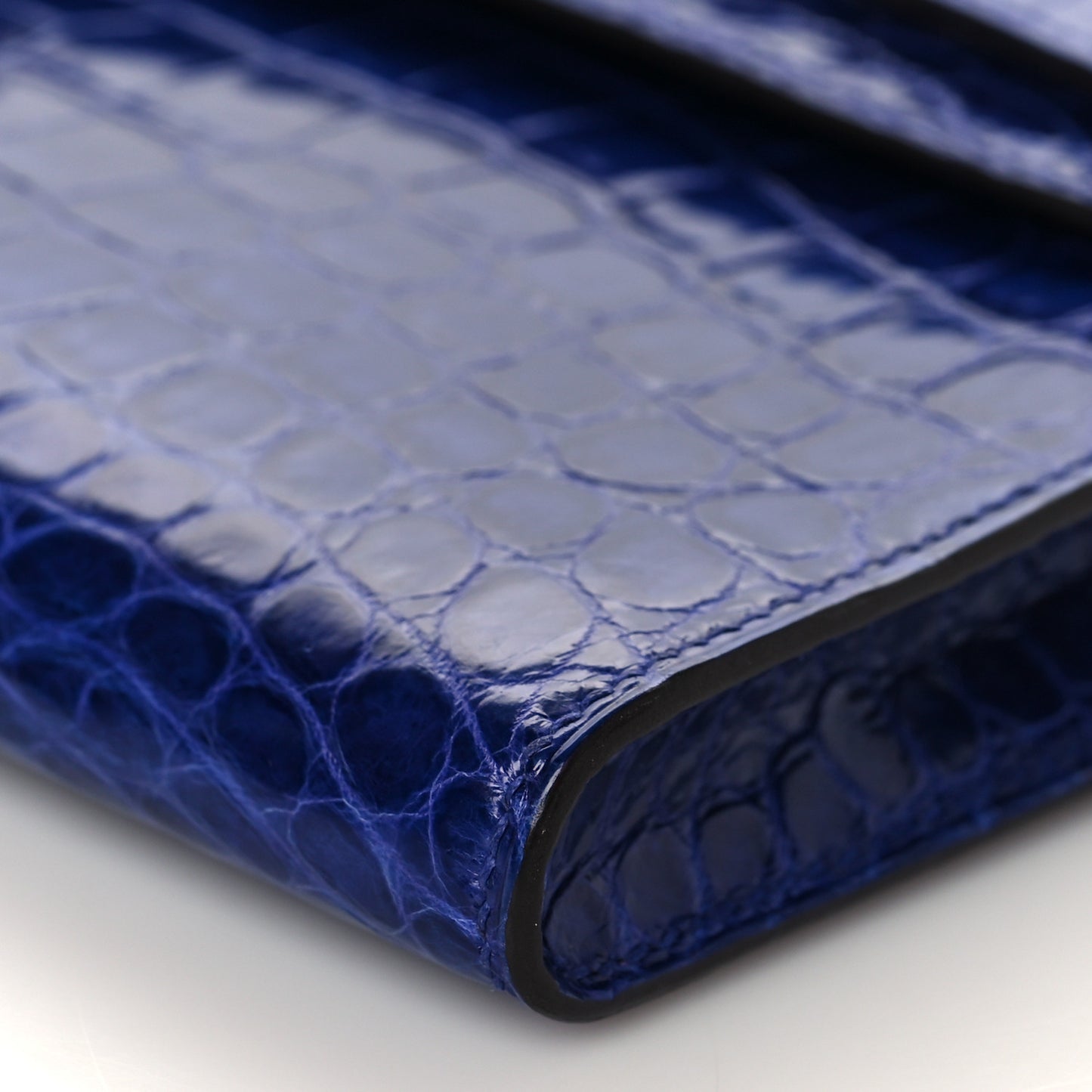 Shiny Niloticus Crocodile Kelly Cut Pochette Bleu Electrique