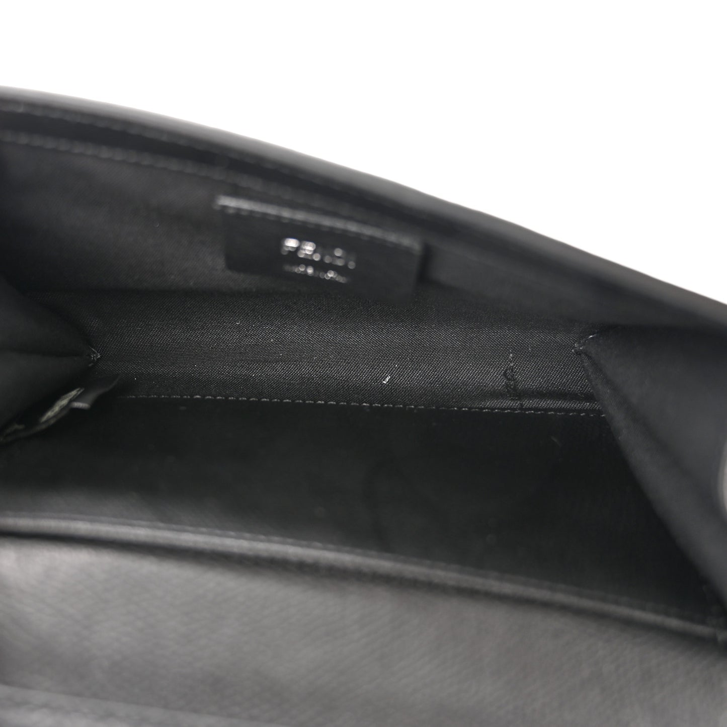 Vitello Cruise F is Fendi Wallet On Chain Black