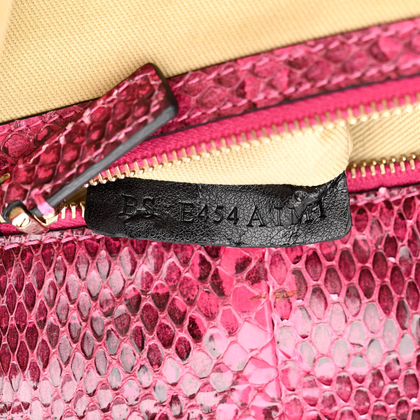 Snakeskin Large Glam Lock Rockstud Flap Pop Fuxia