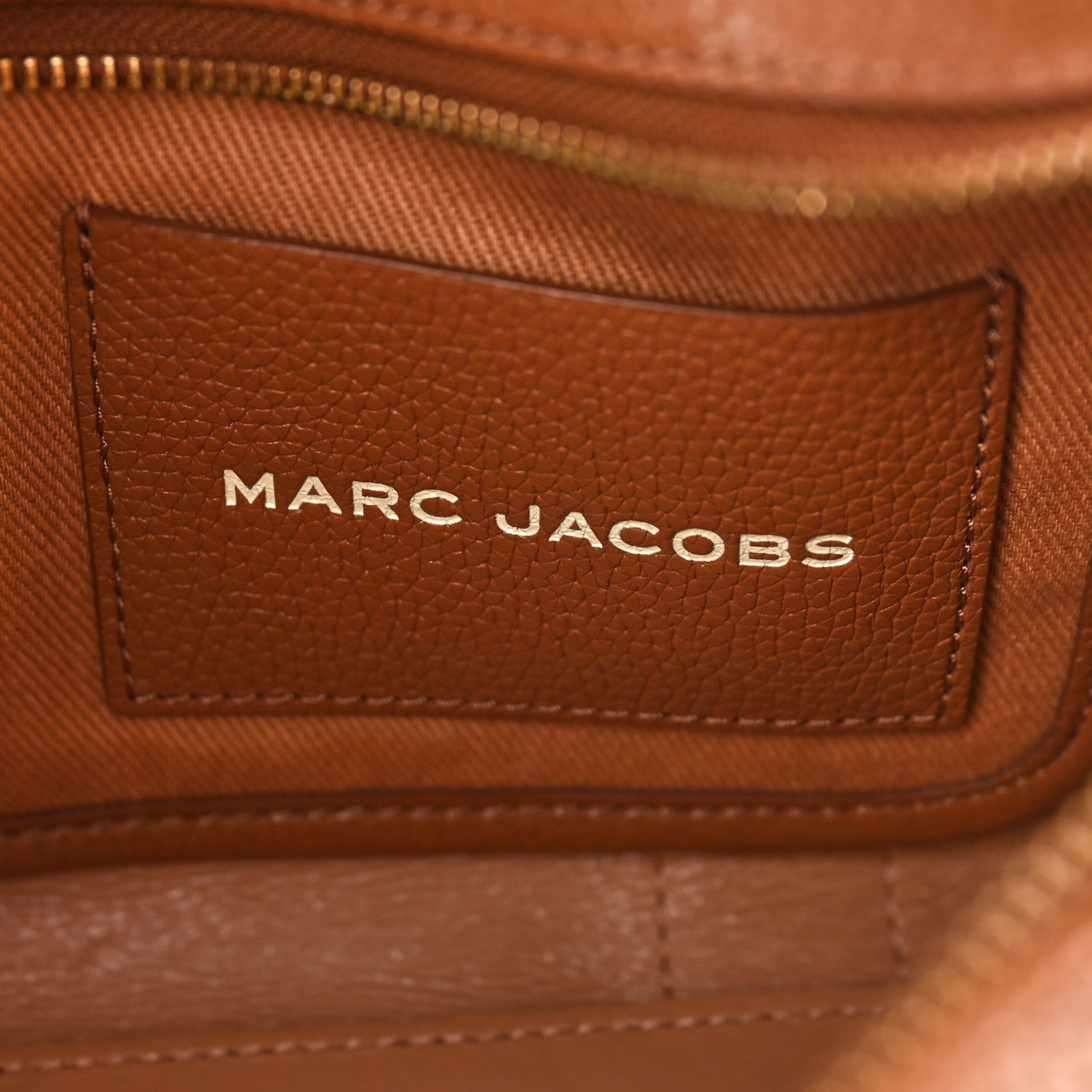 Marc Jacobs Grained Calfskin Small The Tote Bag Argan Oil 6 of 8