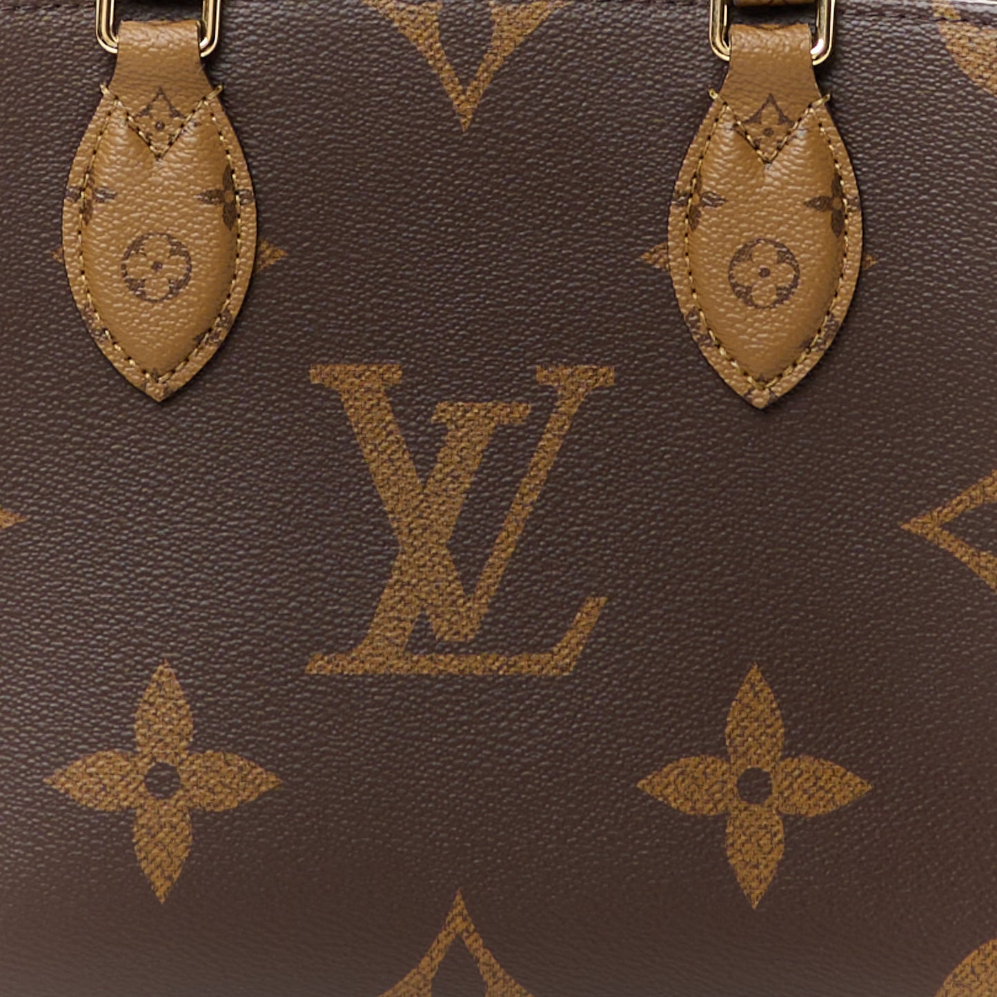 Reverse Monogram Giant Onthego PM