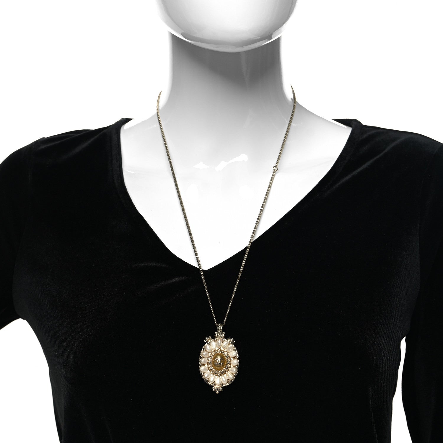 Chanel Metal Pearl Gripoix Necklace Gold 2 of 5