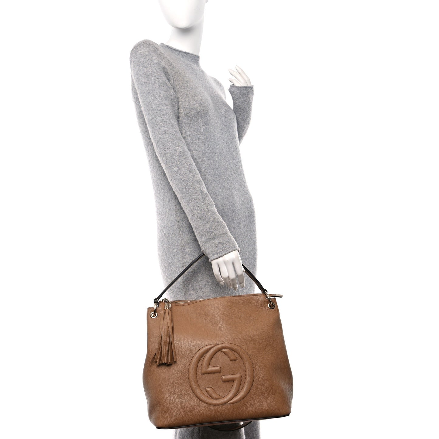 Pebbled Calfskin Large Soho Hobo Camelia