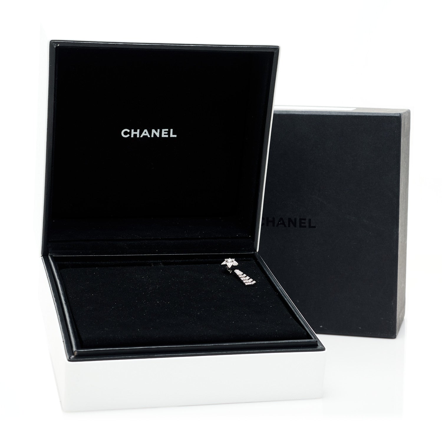 Chanel 18K White Gold Diamond Comete Chevron Single Earring 6 of 6