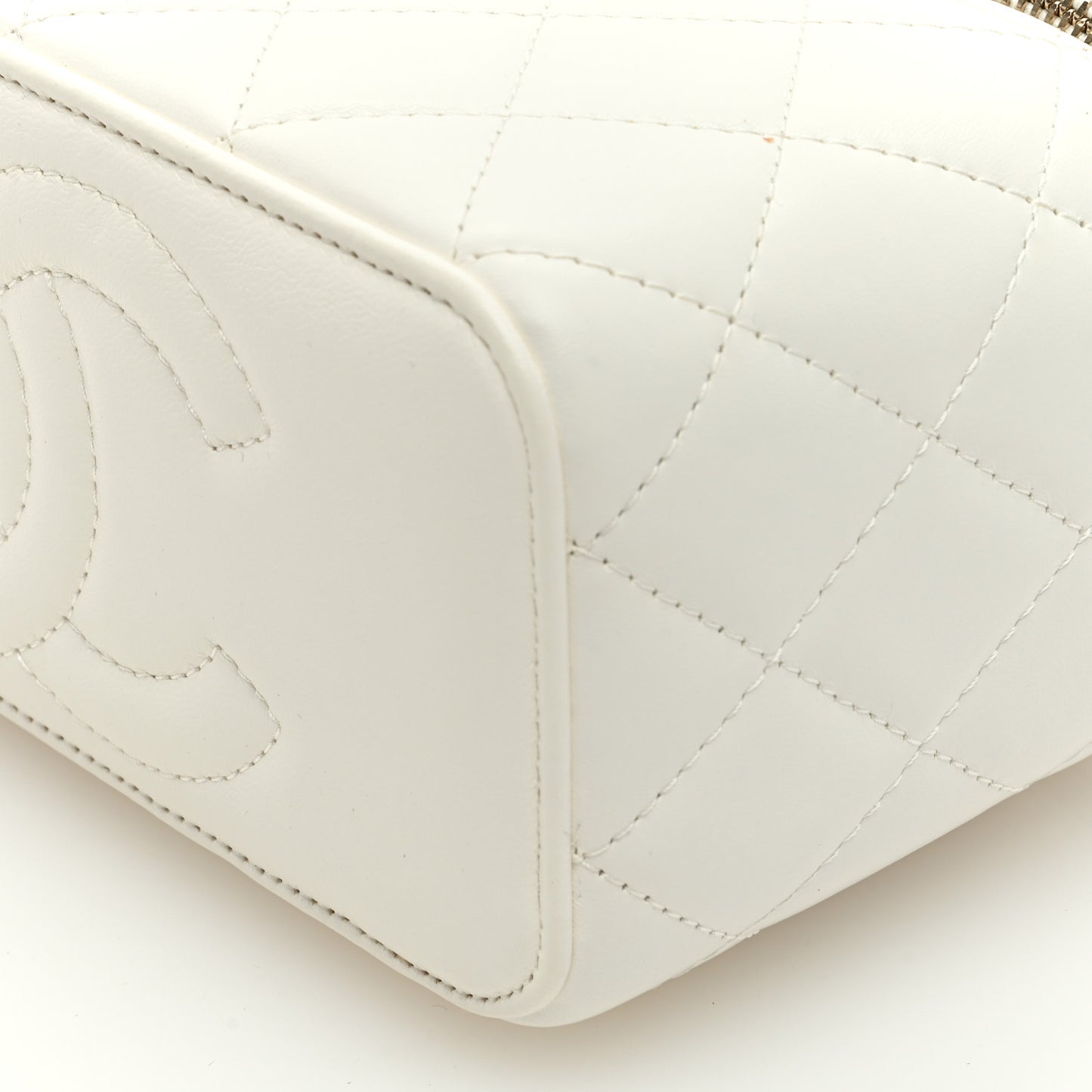 Lambskin Quilted Small Pillow Crush Vanity Case With Chain White