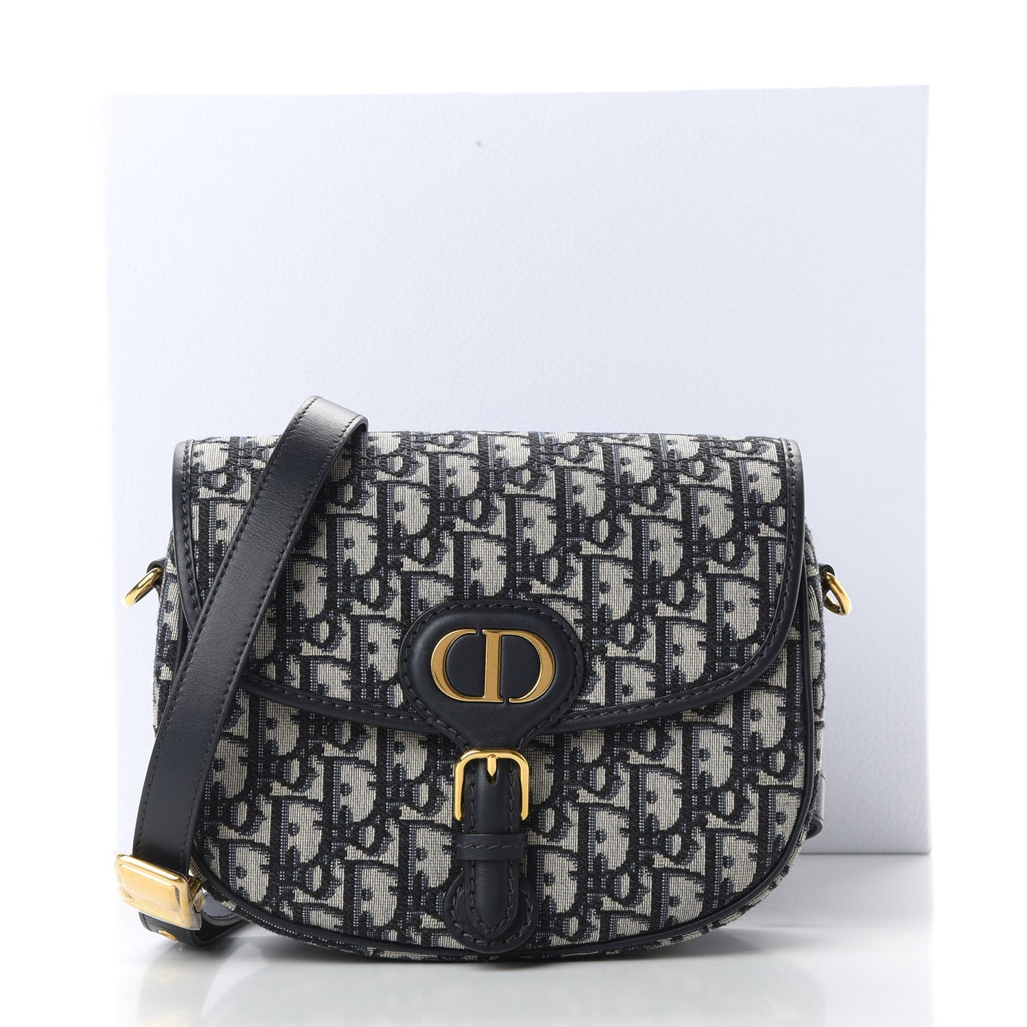 Oblique Medium Bobby Flap Blue