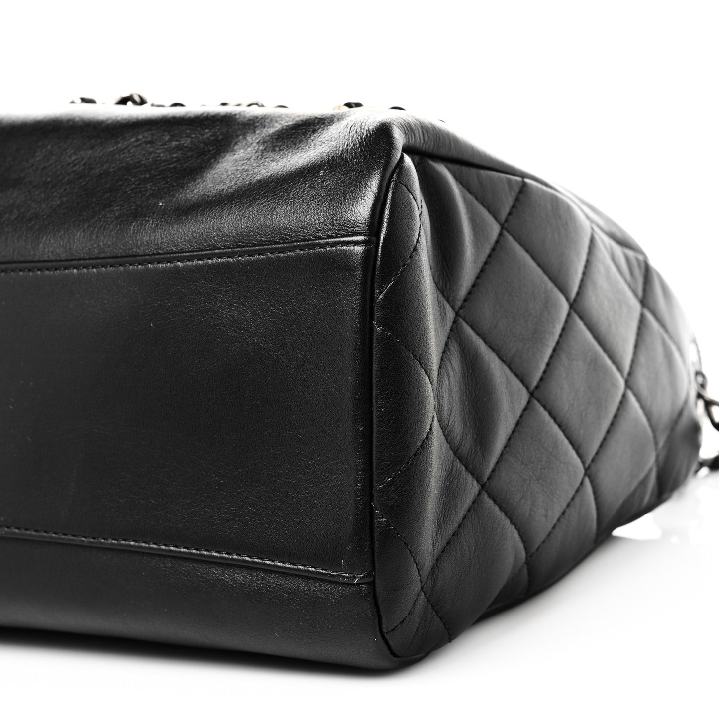Calfskin Chain 20s Signature Hobo Black