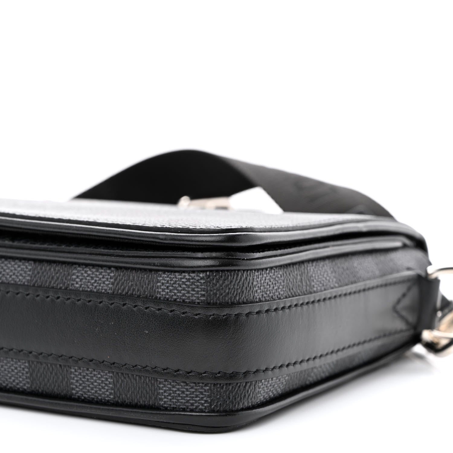 Louis Vuitton Damier Graphite 3D Studio Messenger 10 of 10