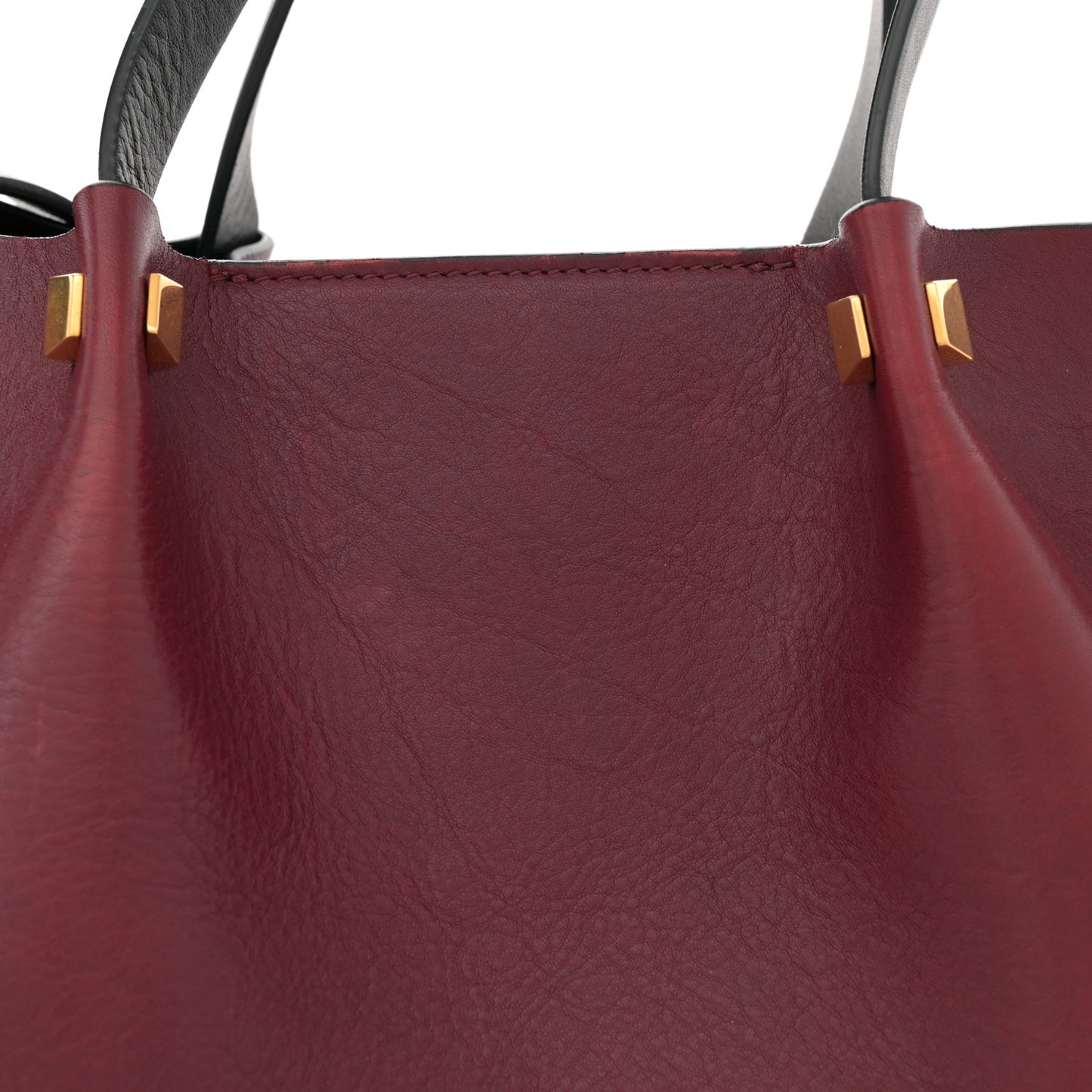 Grainy Calfskin Medium VLogo Escape Shopper Rubin