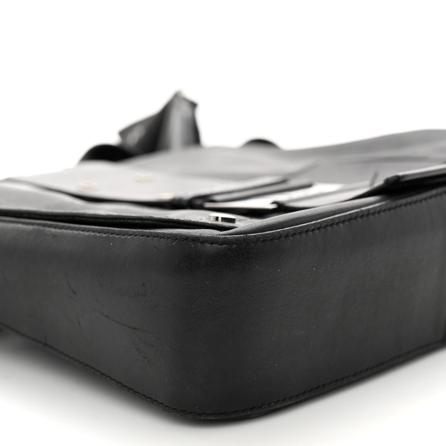 Calfskin Street Chic Messenger Black