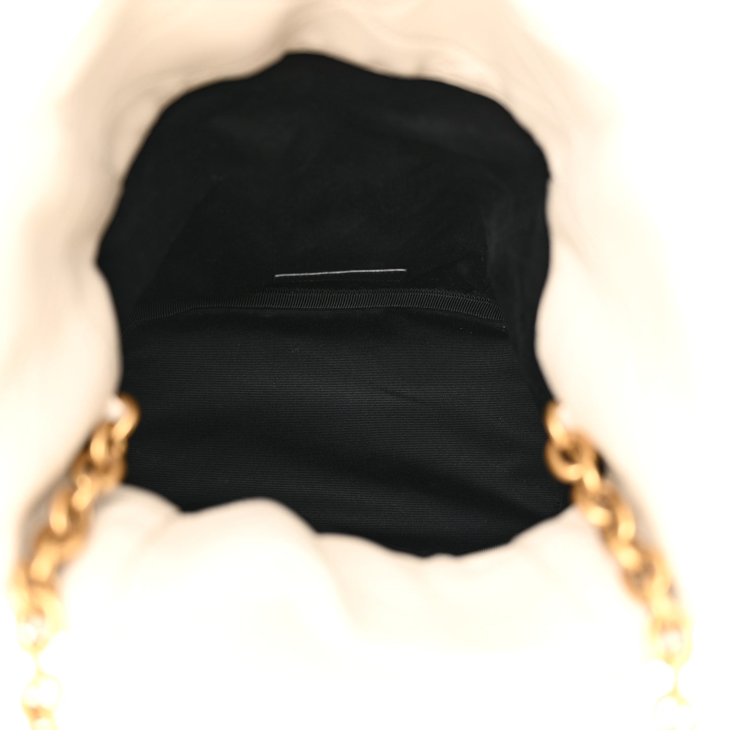 Lambskin Quilted Le Maillon Bucket Bag Crema Soft