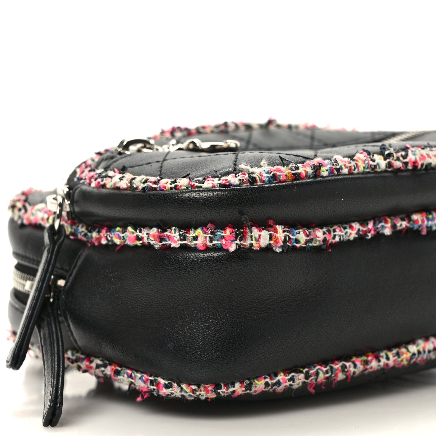 Lambskin Quilted Tweed Elegant Trim Front Zip Camera Case Black