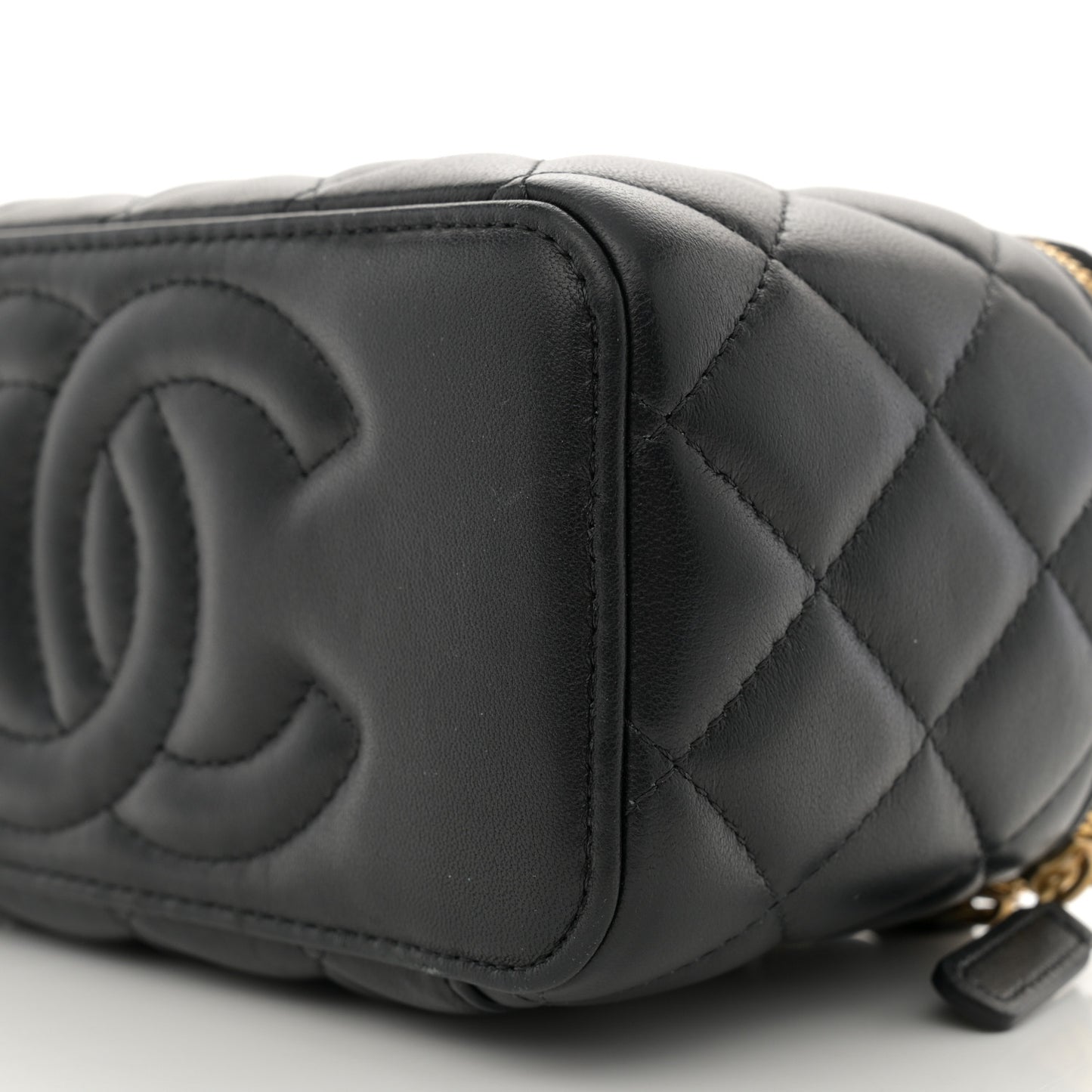 Lambskin Enamel Pearl Quilted Small Charm Me Vanity Case With Chain Black