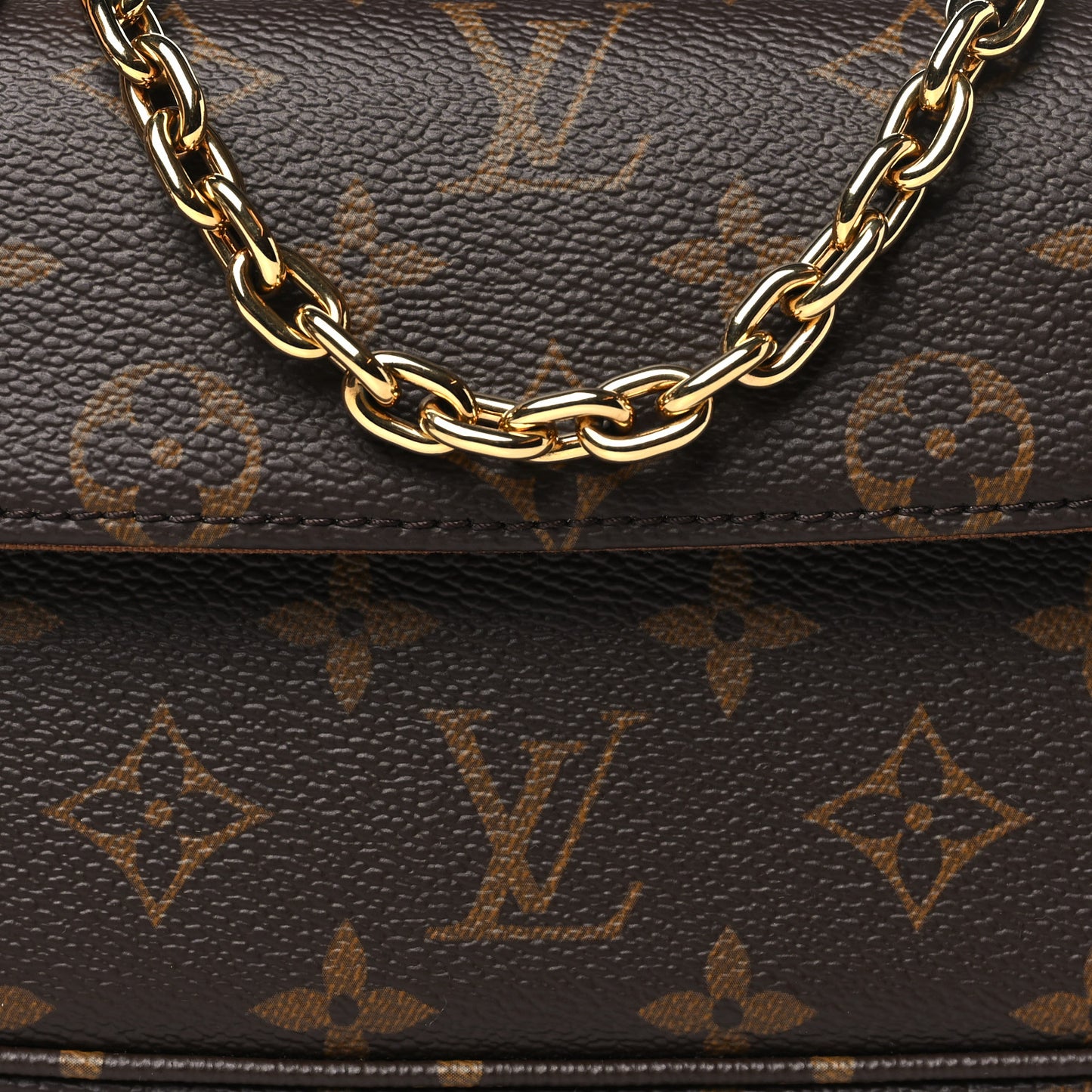 Monogram Ivy Wallet On Chain