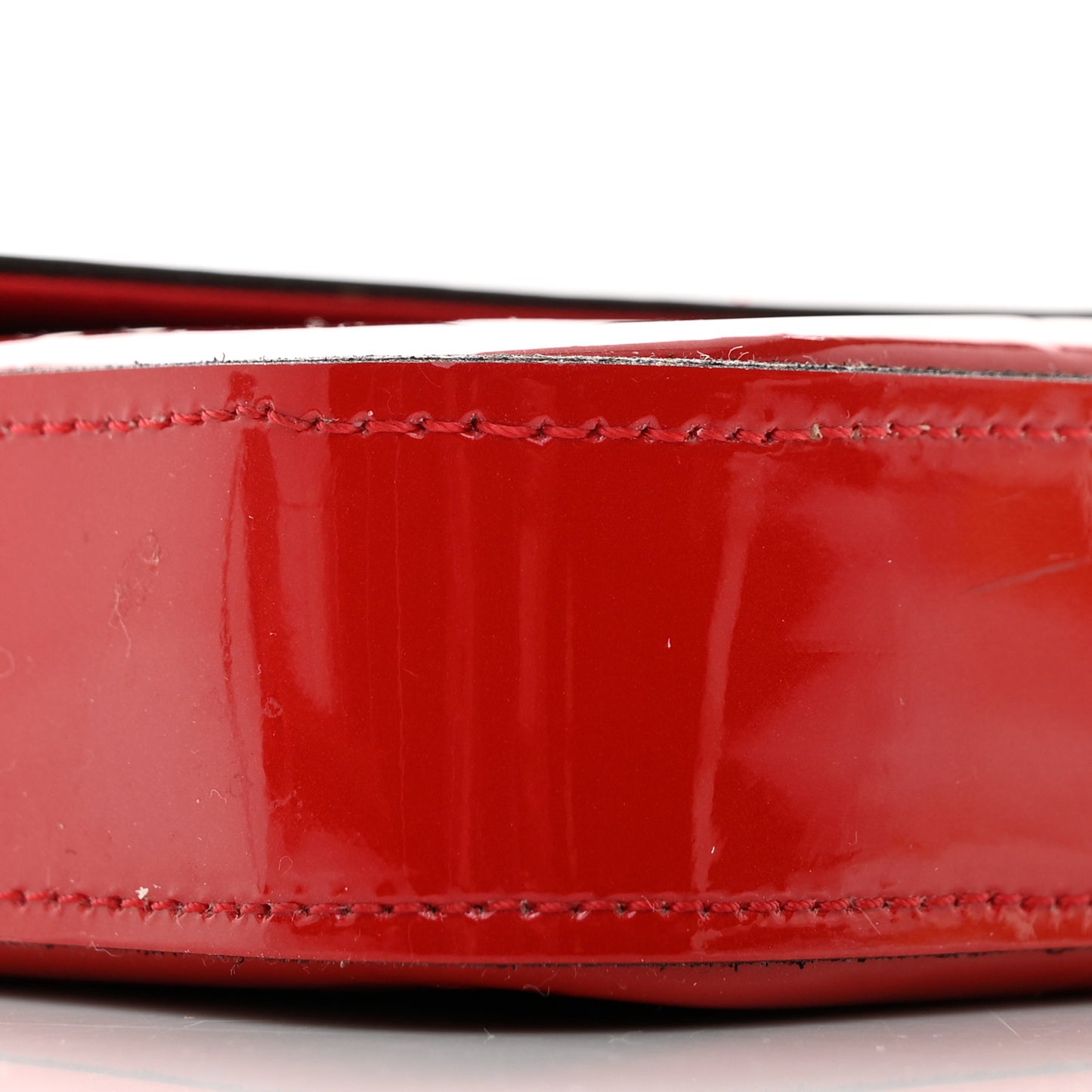Vernis Felicie Pochette Chain Wallet Cherry