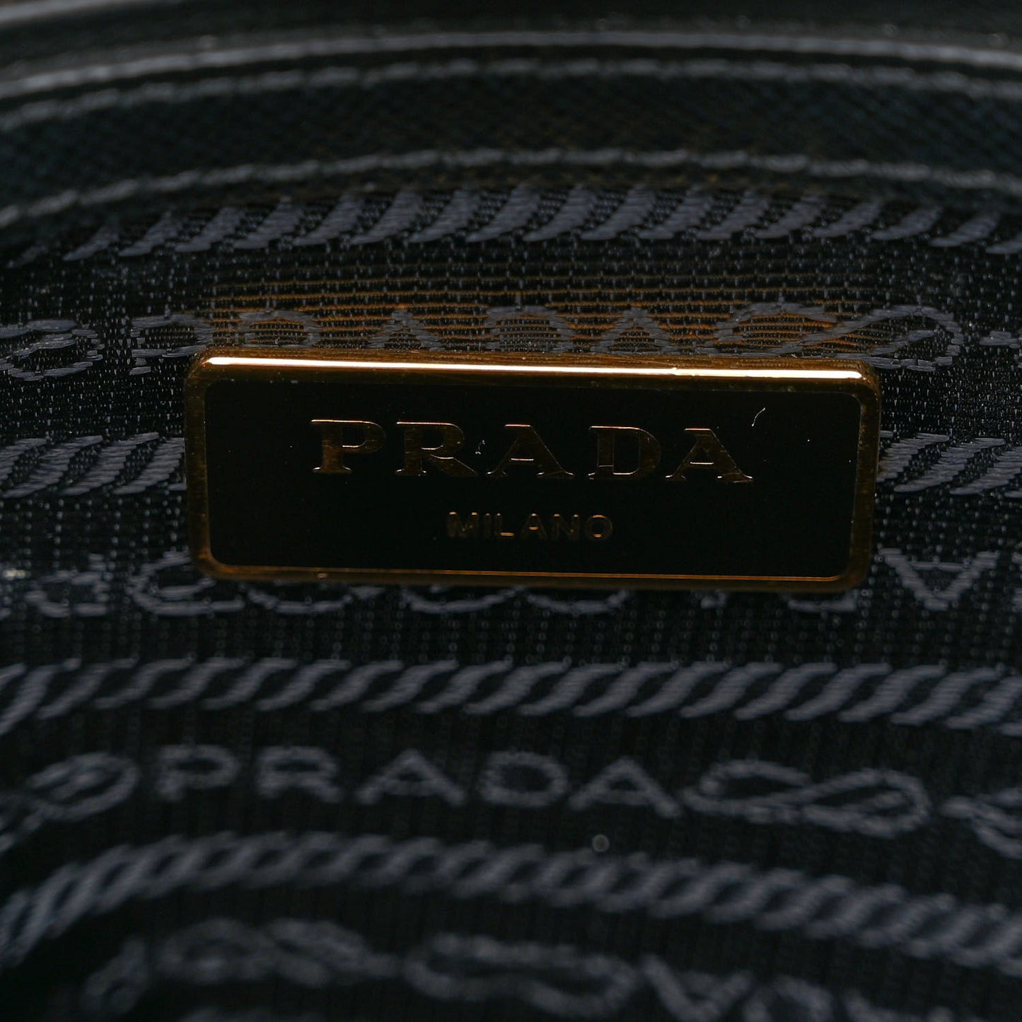 Saffiano Medium Galleria Double Zip Tote Black