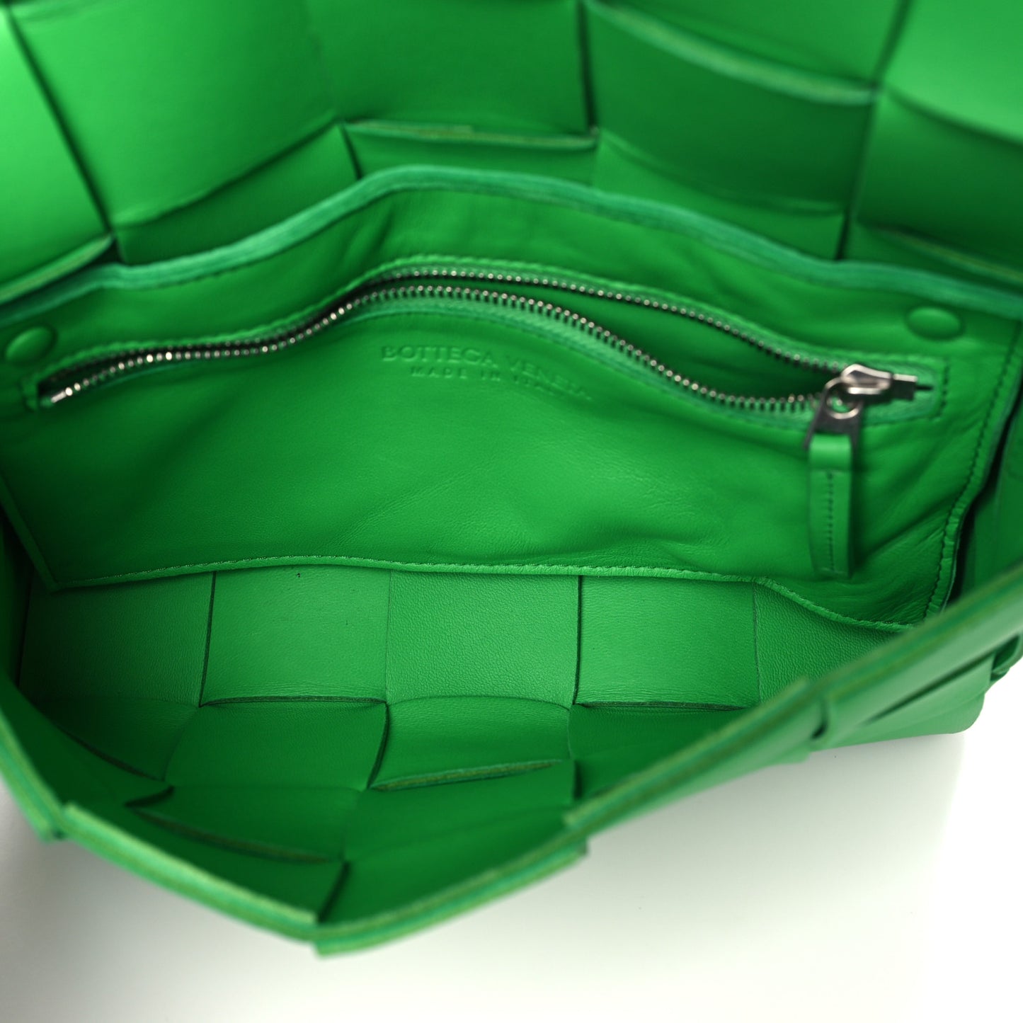 Lambskin Maxi Intrecciato Cassette Crossbody Bag Grass
