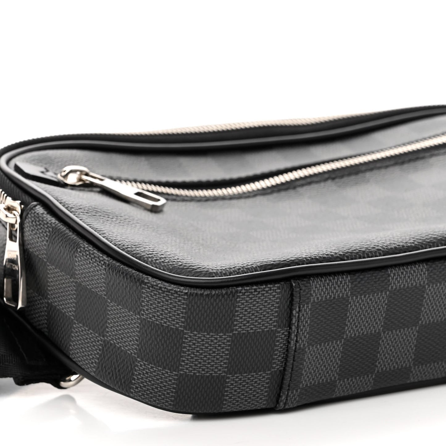Damier Graphite Ambler
