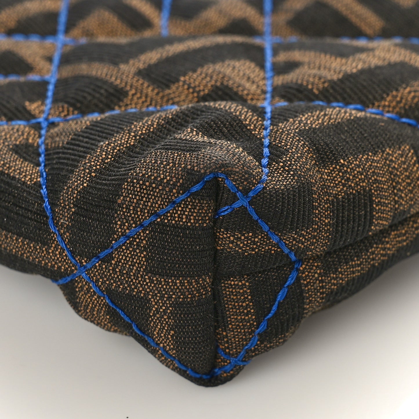 Zucca Quilted Pochette Tobacco Blue