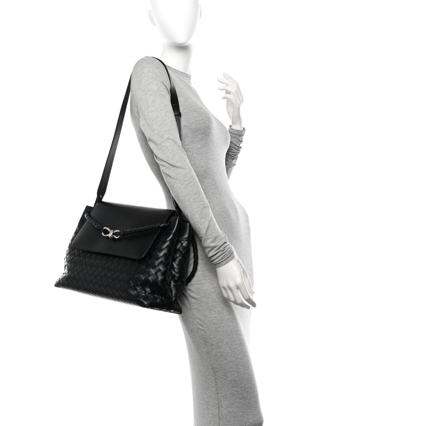 Calfskin Intrecciato Medium Andiamo Messenger Bag Black