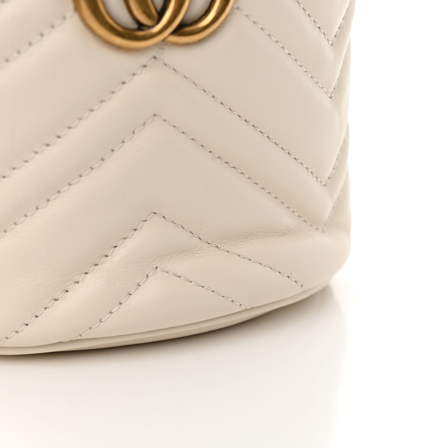 Calfskin Matelasse Mini GG Marmont 2.0 Bucket Bag White